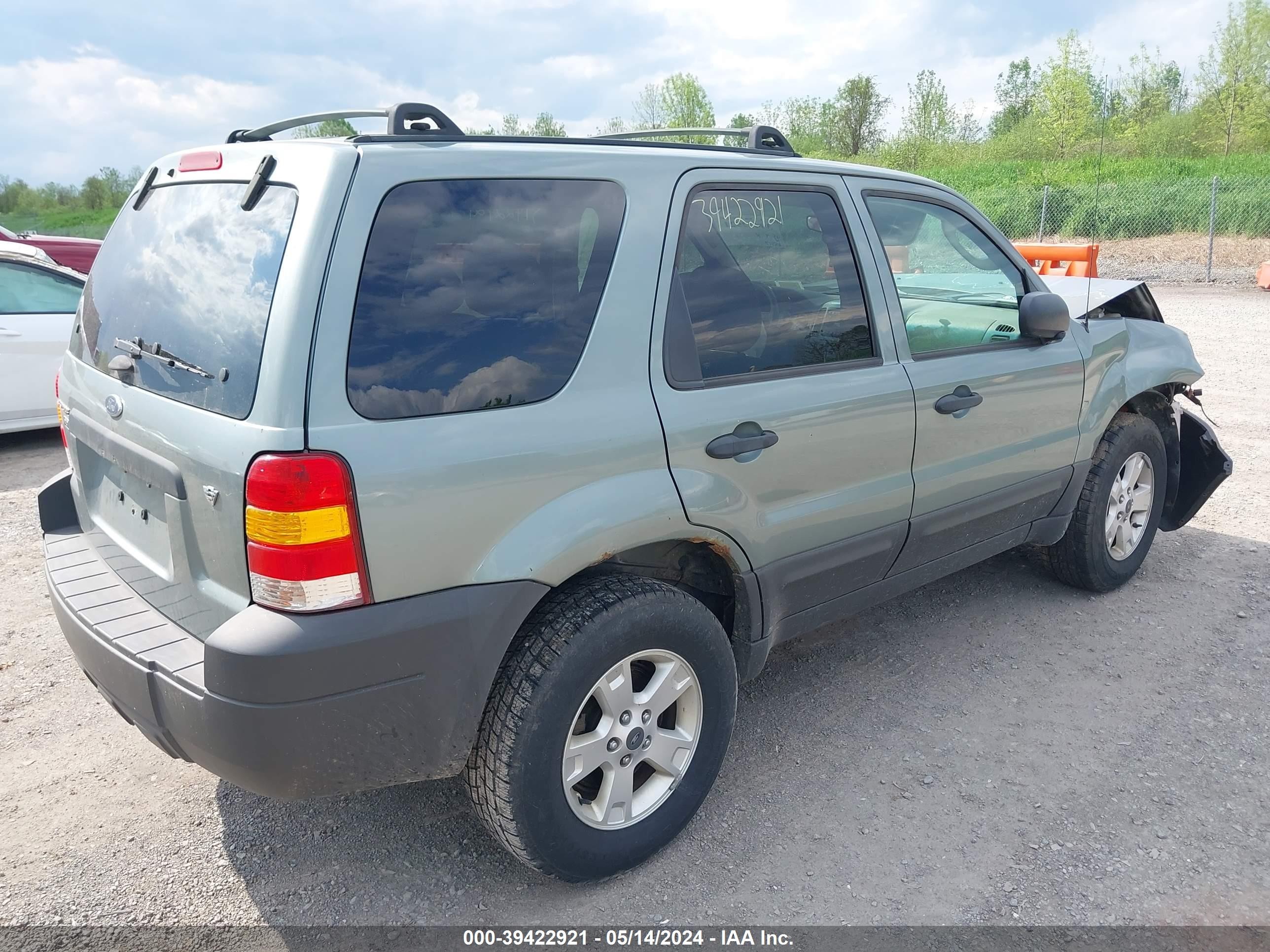 Photo 3 VIN: 1FMYU93166KD34283 - FORD ESCAPE 