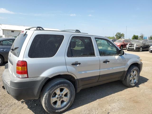 Photo 2 VIN: 1FMYU93175KA72627 - FORD ESCAPE XLT 