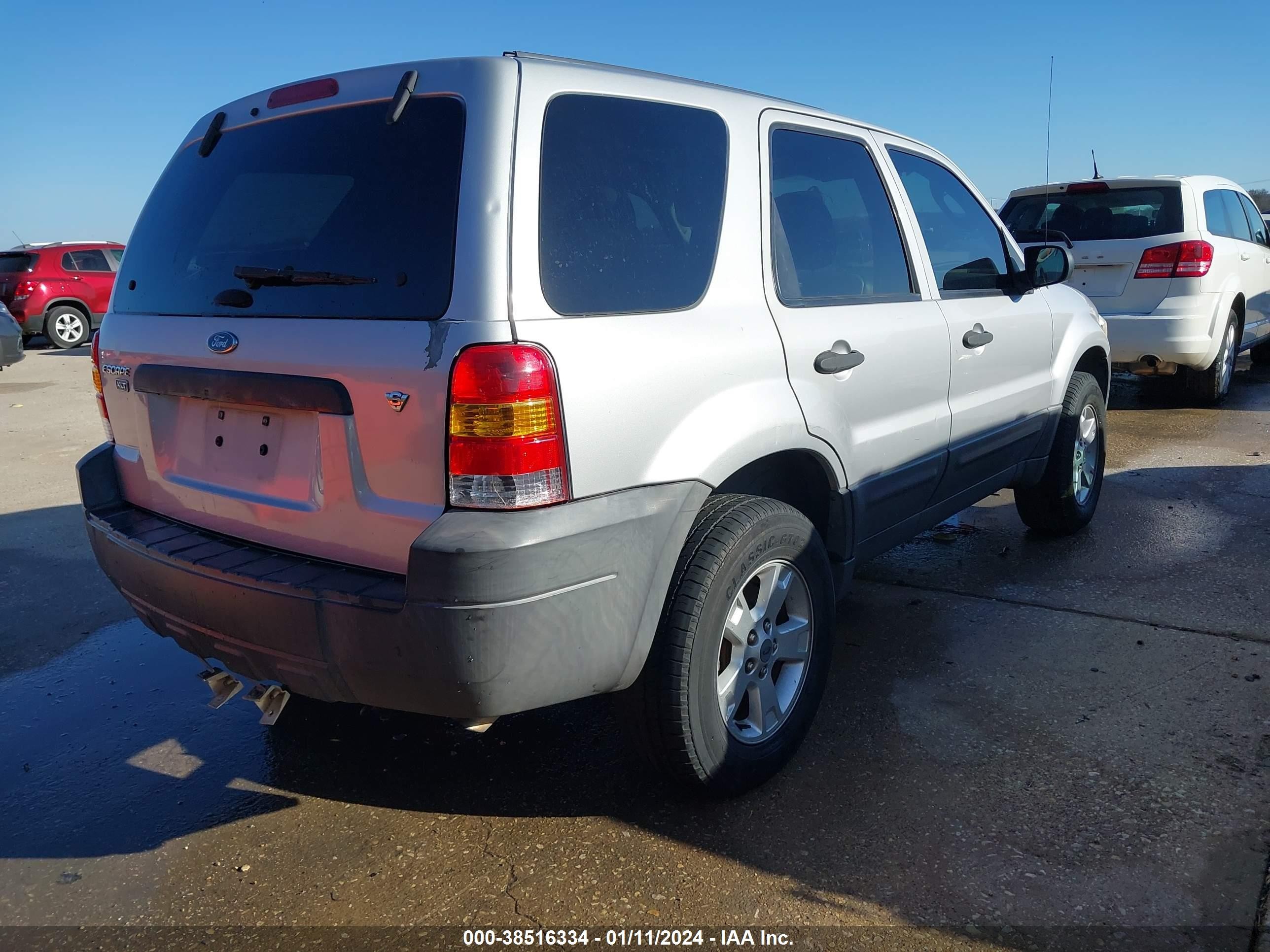 Photo 3 VIN: 1FMYU93176KC72389 - FORD ESCAPE 