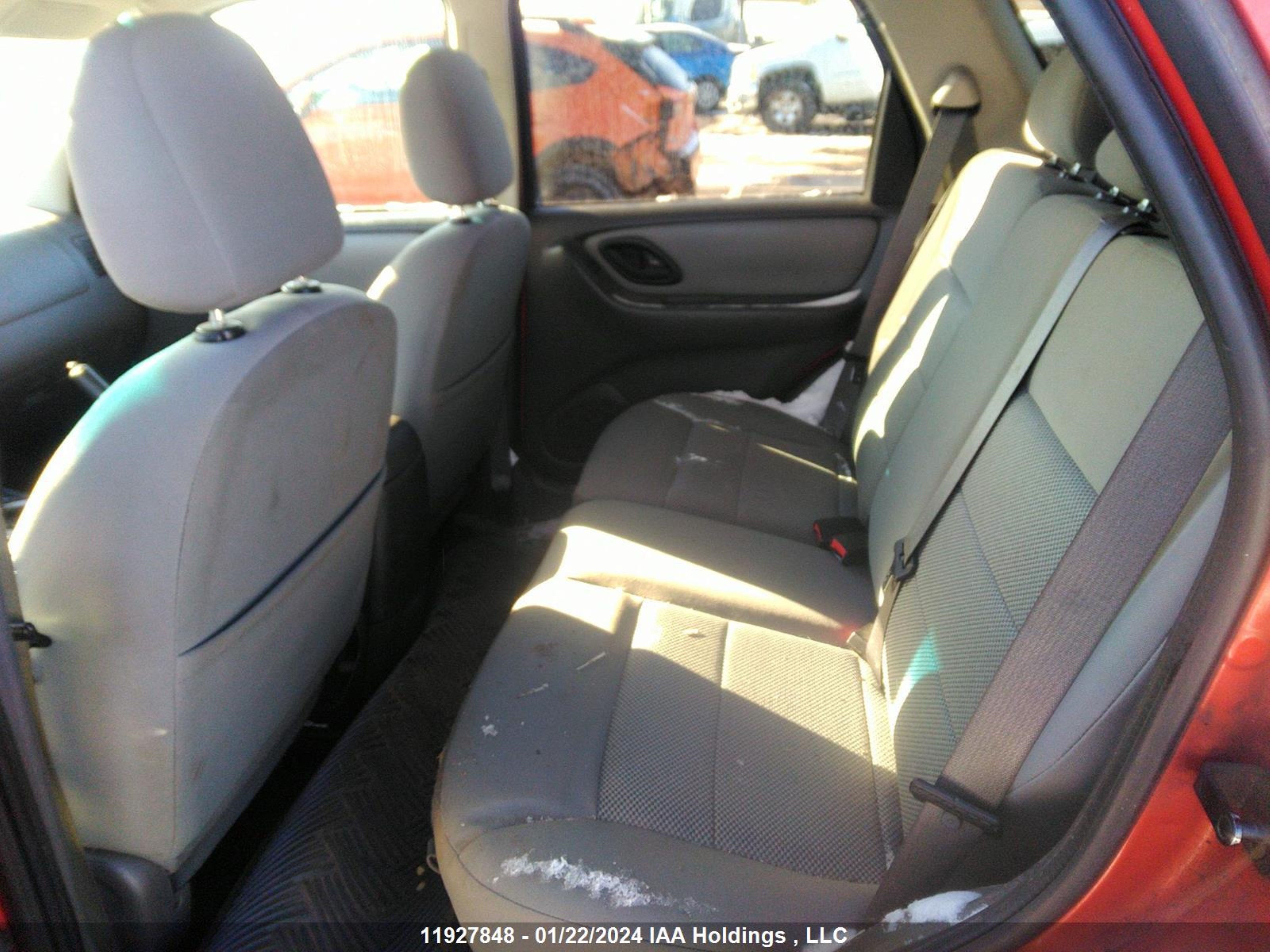 Photo 7 VIN: 1FMYU93176KD44711 - FORD ESCAPE 