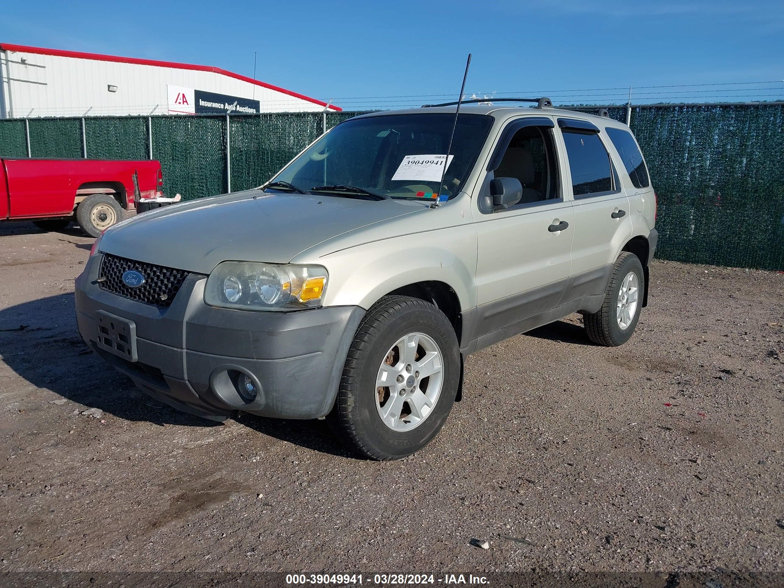 Photo 1 VIN: 1FMYU93185KD11473 - FORD ESCAPE 