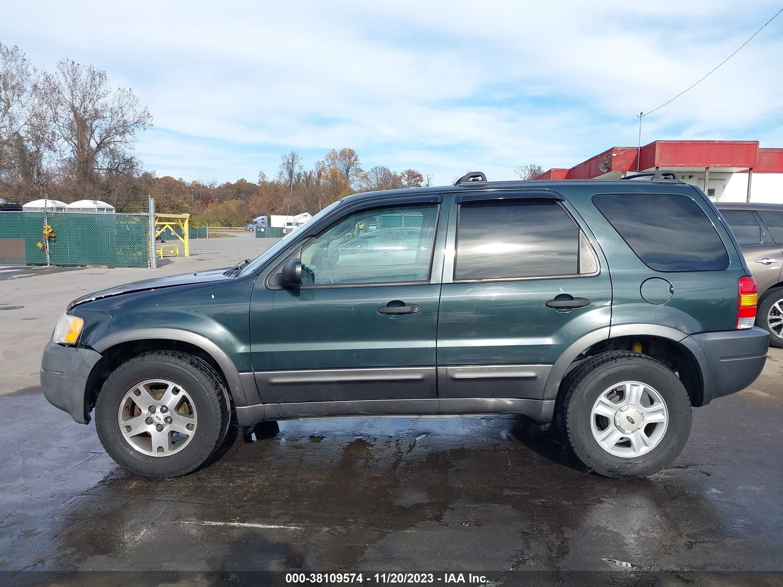 Photo 13 VIN: 1FMYU93193KB82897 - FORD ESCAPE 