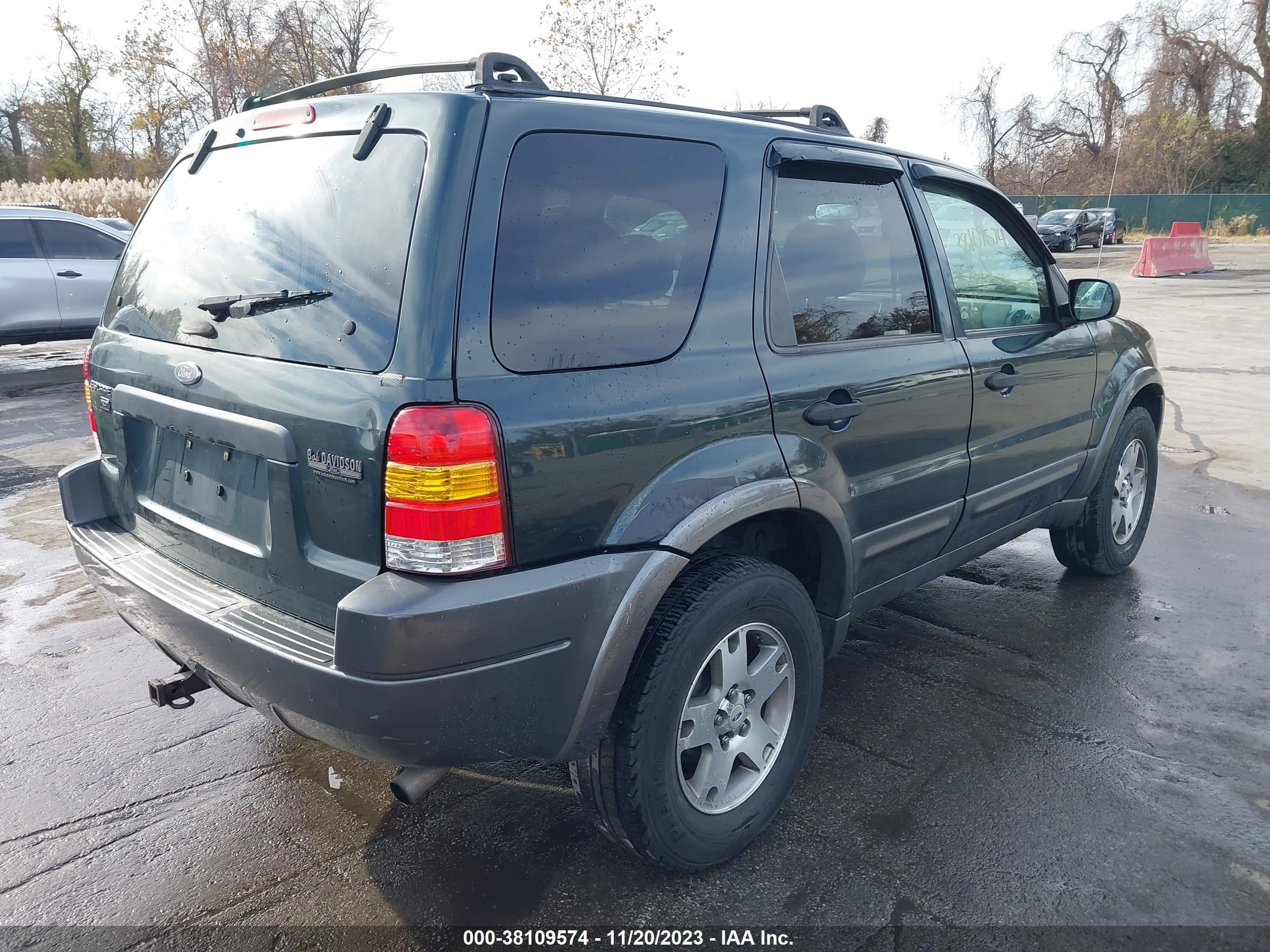 Photo 3 VIN: 1FMYU93193KB82897 - FORD ESCAPE 