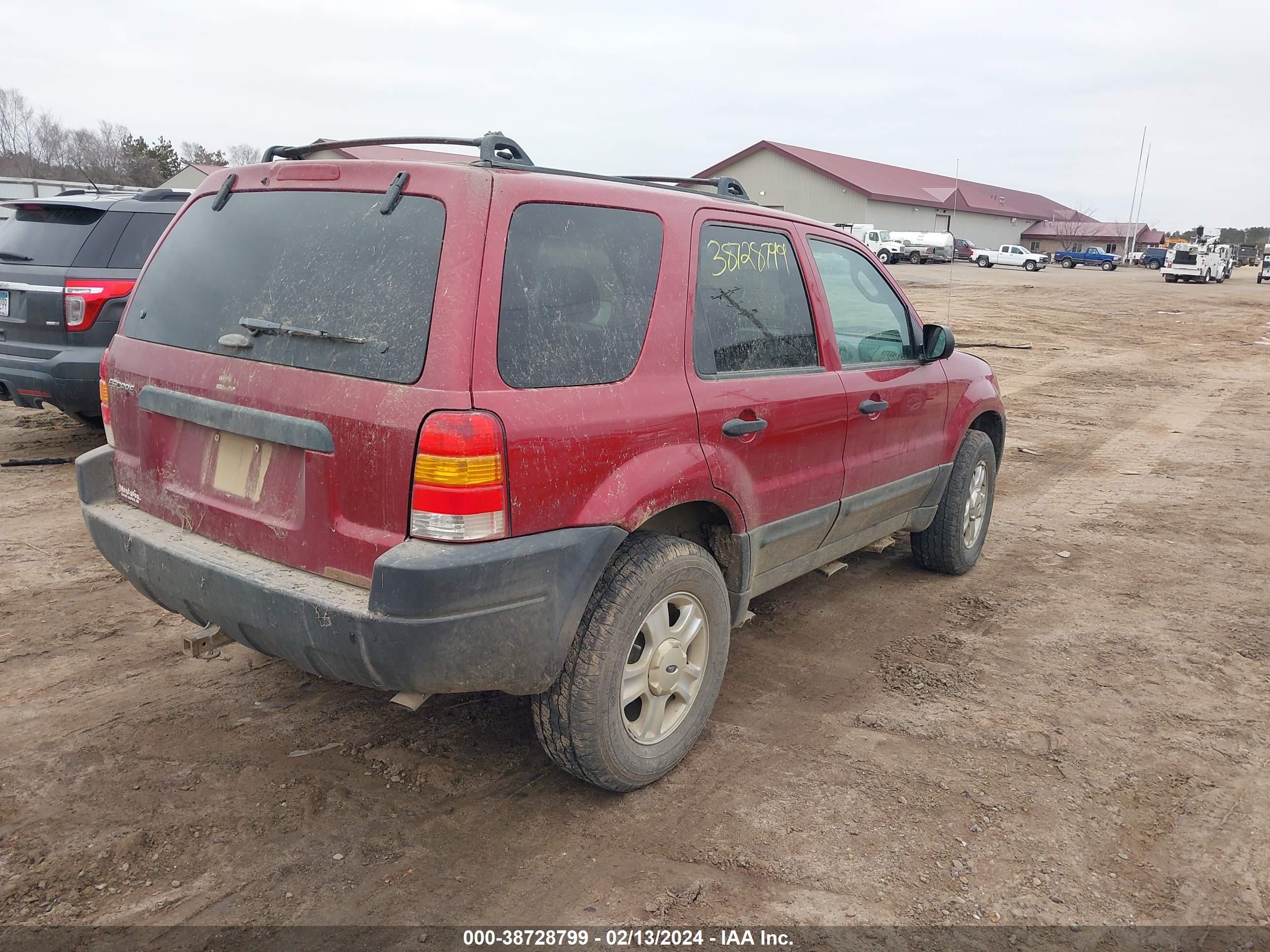 Photo 3 VIN: 1FMYU93193KC04719 - FORD ESCAPE 