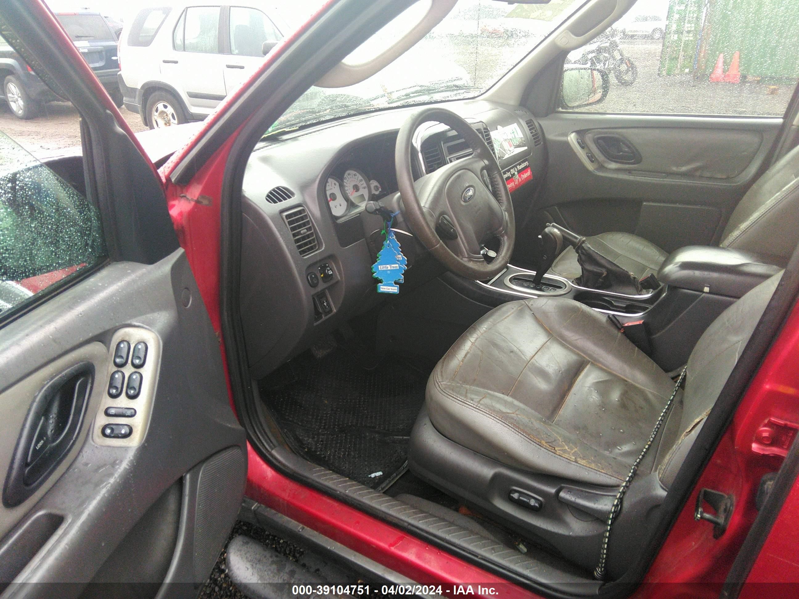 Photo 4 VIN: 1FMYU93196KC34226 - FORD ESCAPE 