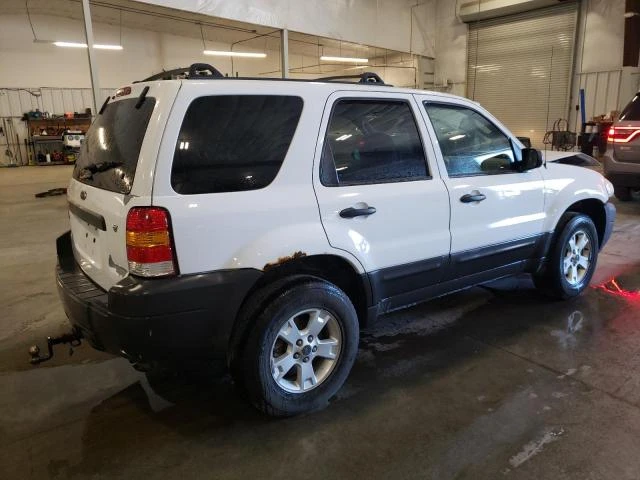 Photo 2 VIN: 1FMYU93197KA38966 - FORD ESCAPE XLT 