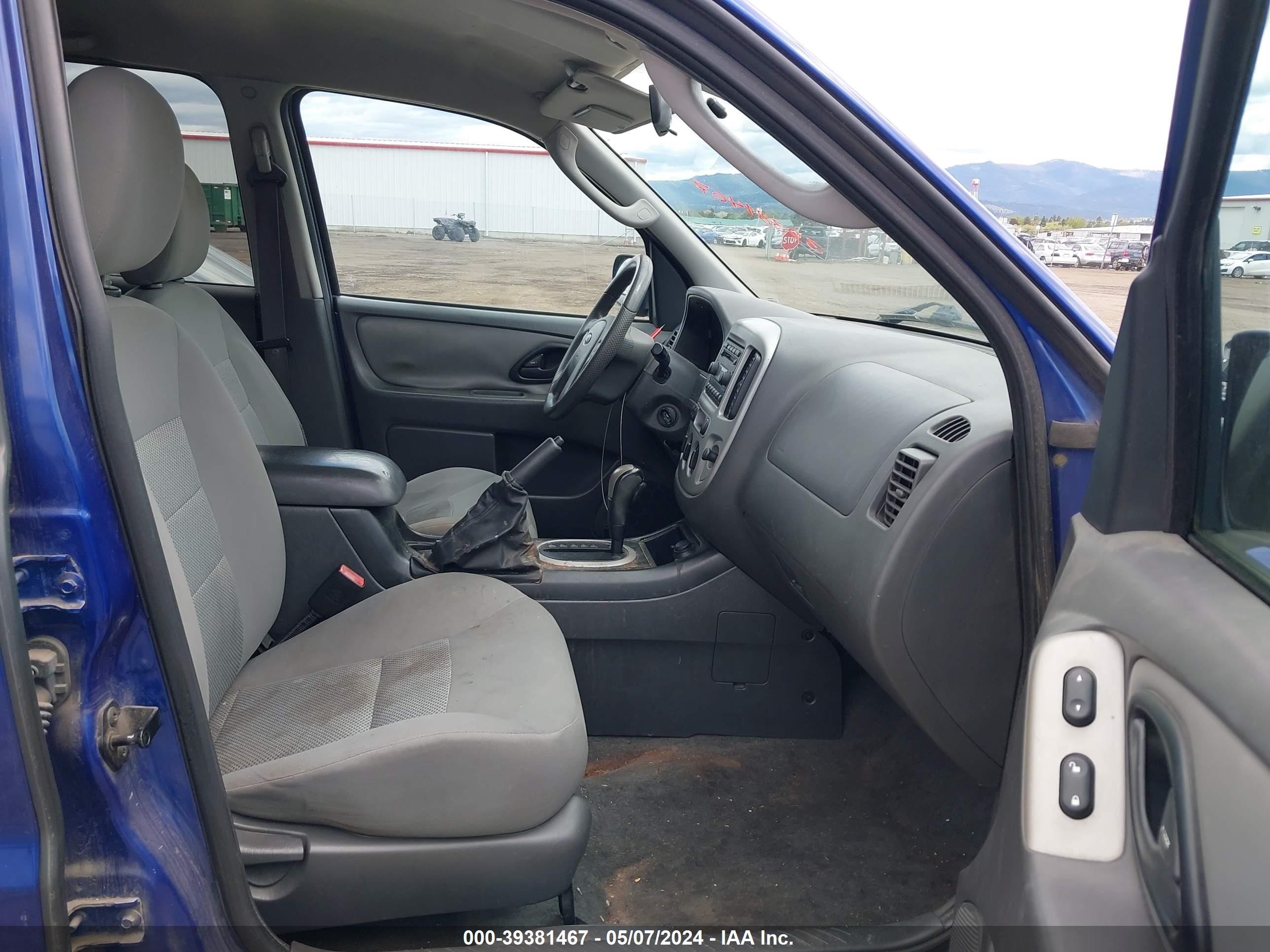 Photo 4 VIN: 1FMYU931X5KD11782 - FORD ESCAPE 