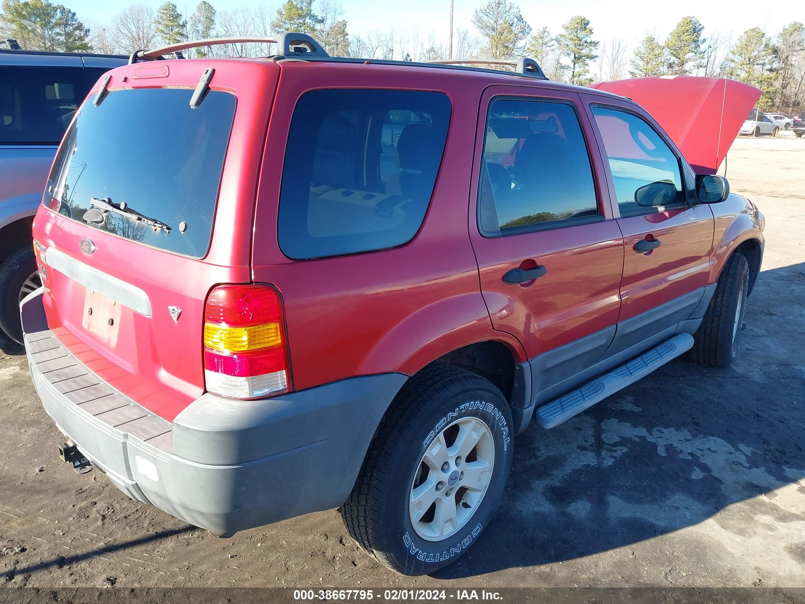 Photo 3 VIN: 1FMYU931X5KE48169 - FORD ESCAPE 