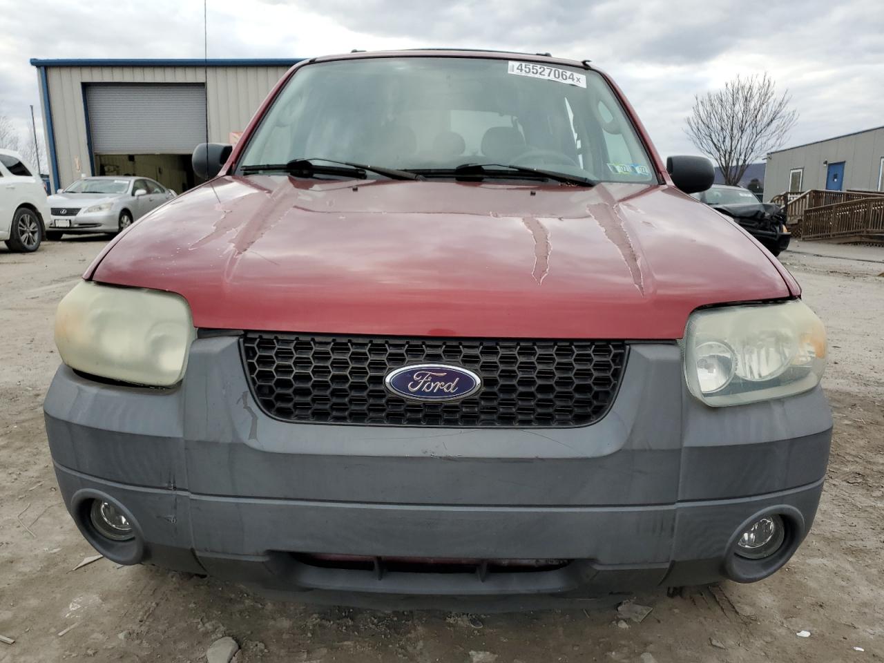 Photo 4 VIN: 1FMYU93Z95KC80983 - FORD ESCAPE 