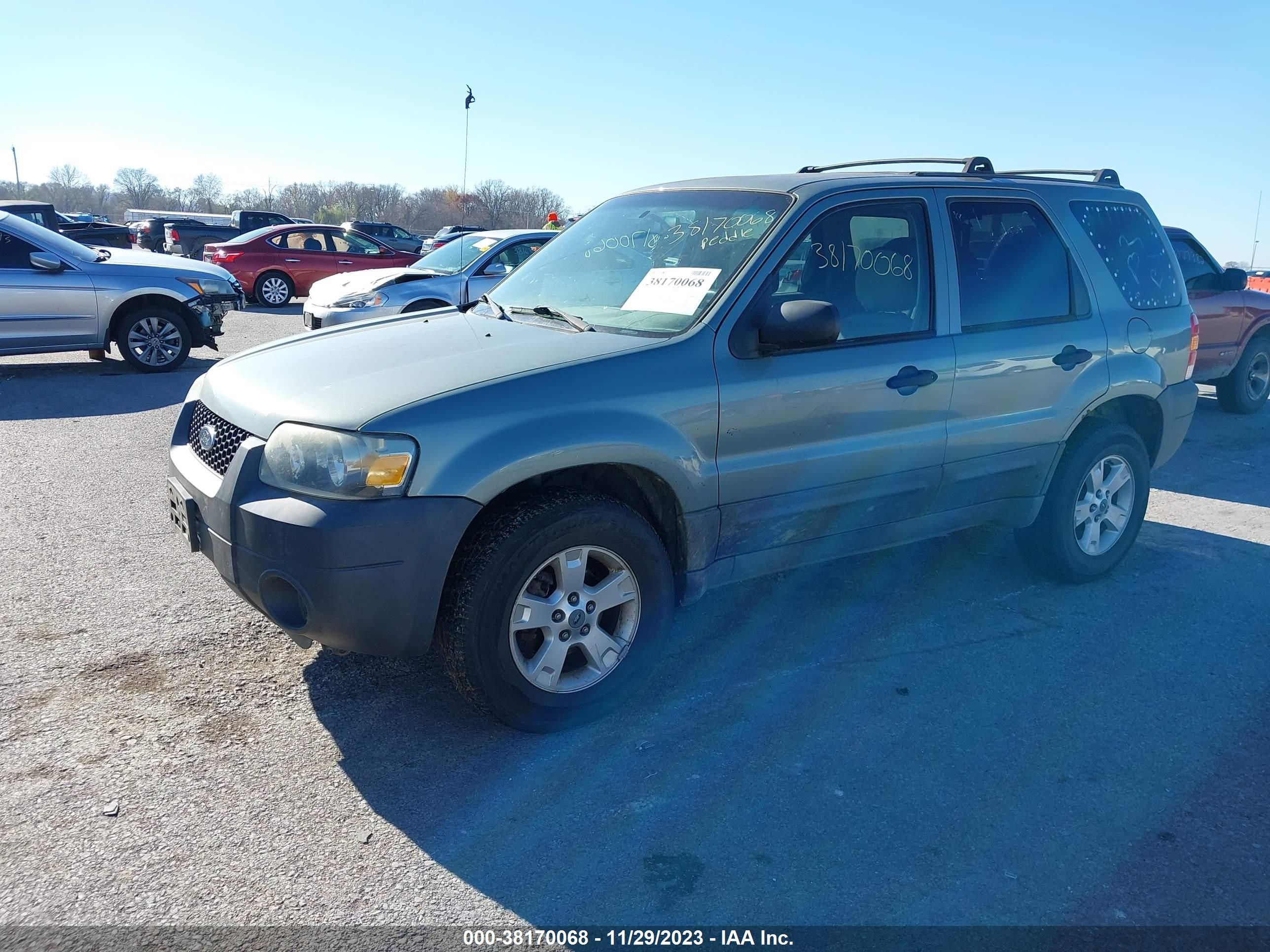 Photo 1 VIN: 1FMYU93ZX5KB63221 - FORD ESCAPE 