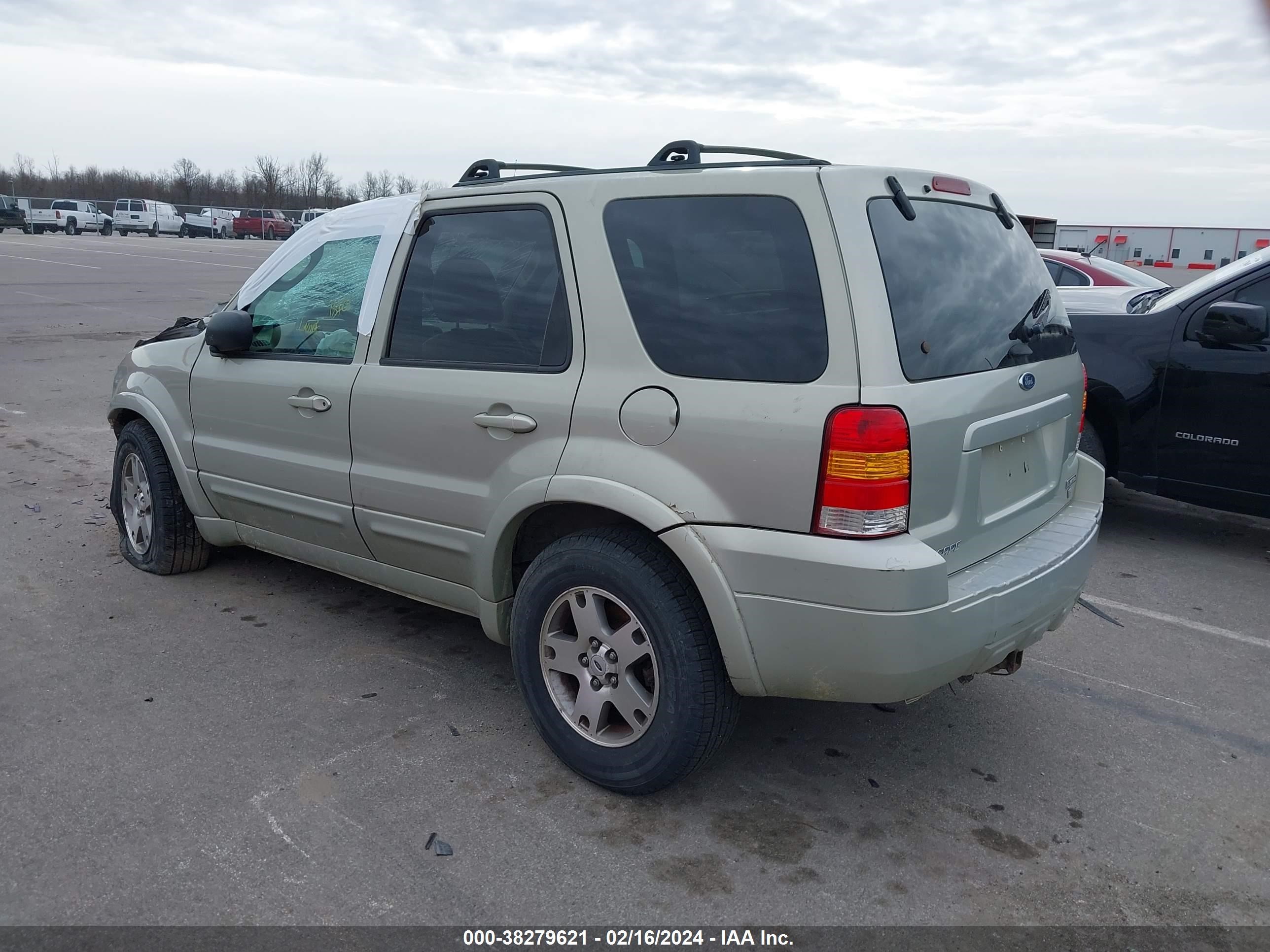 Photo 2 VIN: 1FMYU94105KD29027 - FORD ESCAPE 