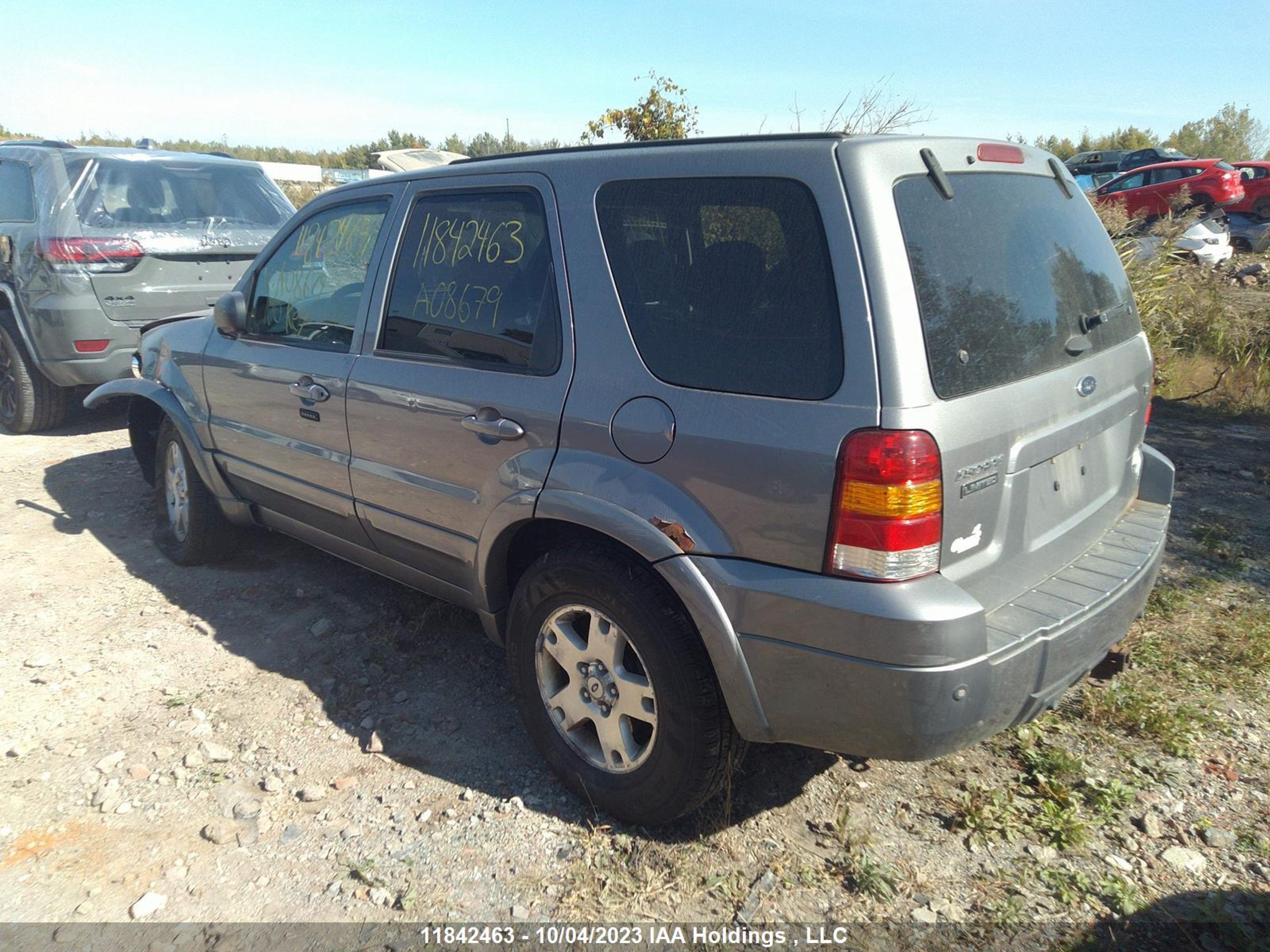 Photo 2 VIN: 1FMYU94117KA08679 - FORD ESCAPE 