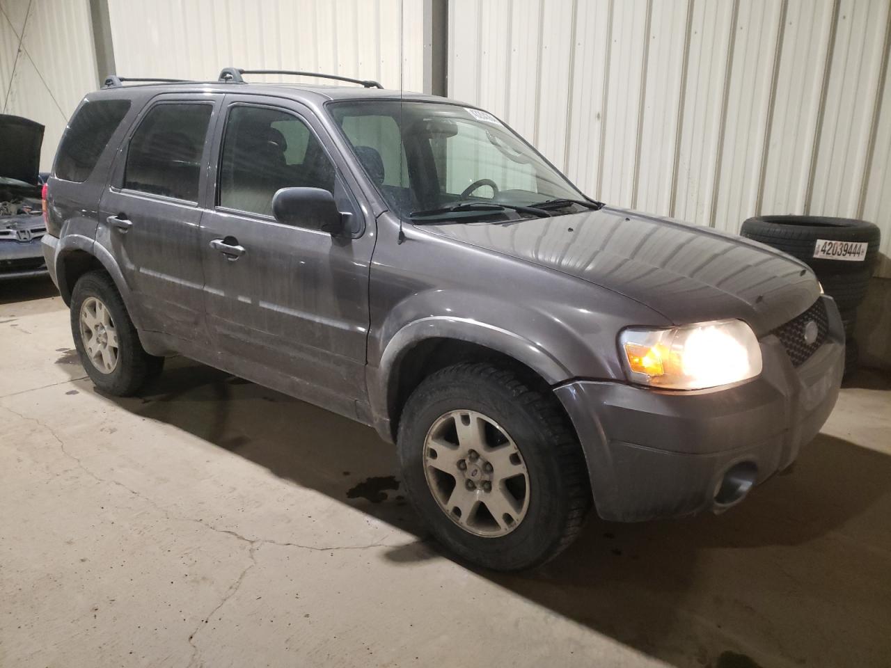 Photo 3 VIN: 1FMYU94125KD83445 - FORD ESCAPE 