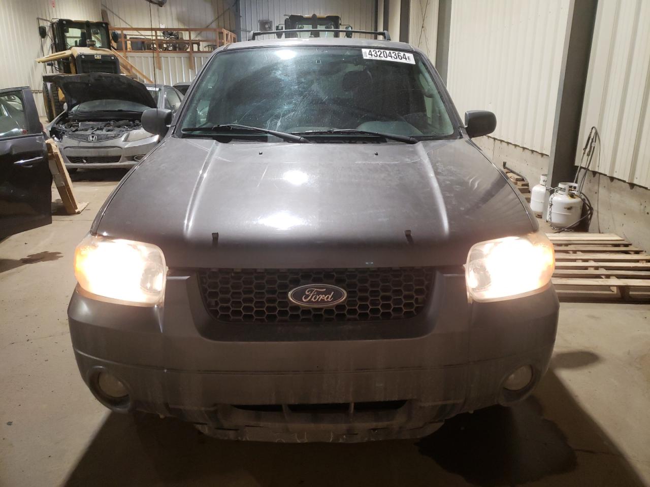 Photo 4 VIN: 1FMYU94125KD83445 - FORD ESCAPE 