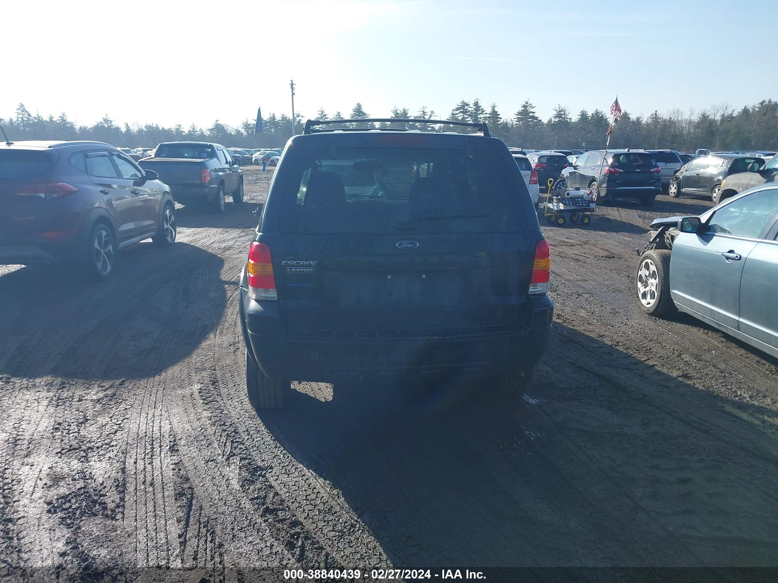 Photo 11 VIN: 1FMYU94145KA51863 - FORD ESCAPE 