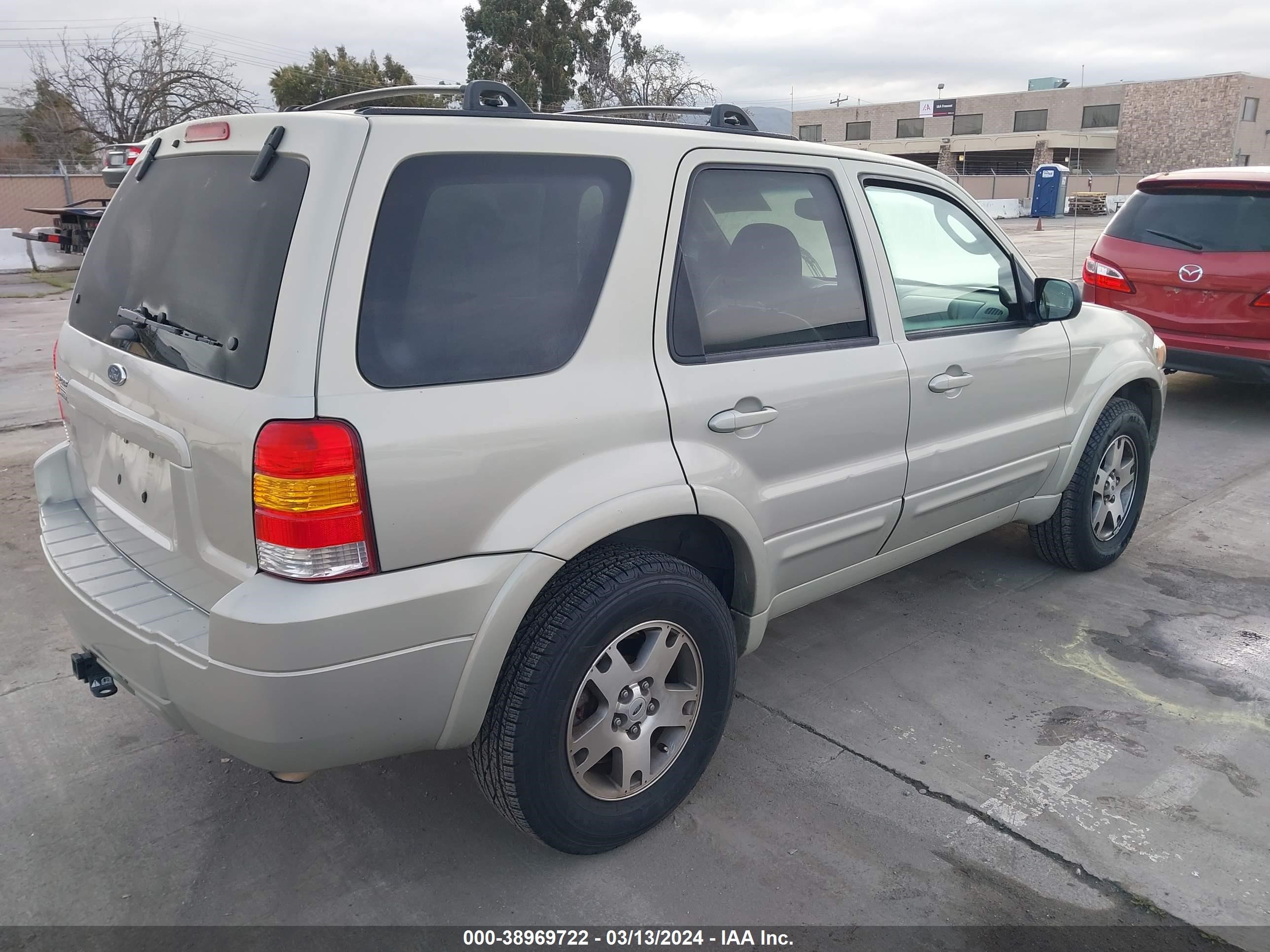 Photo 3 VIN: 1FMYU94165KA28259 - FORD ESCAPE 