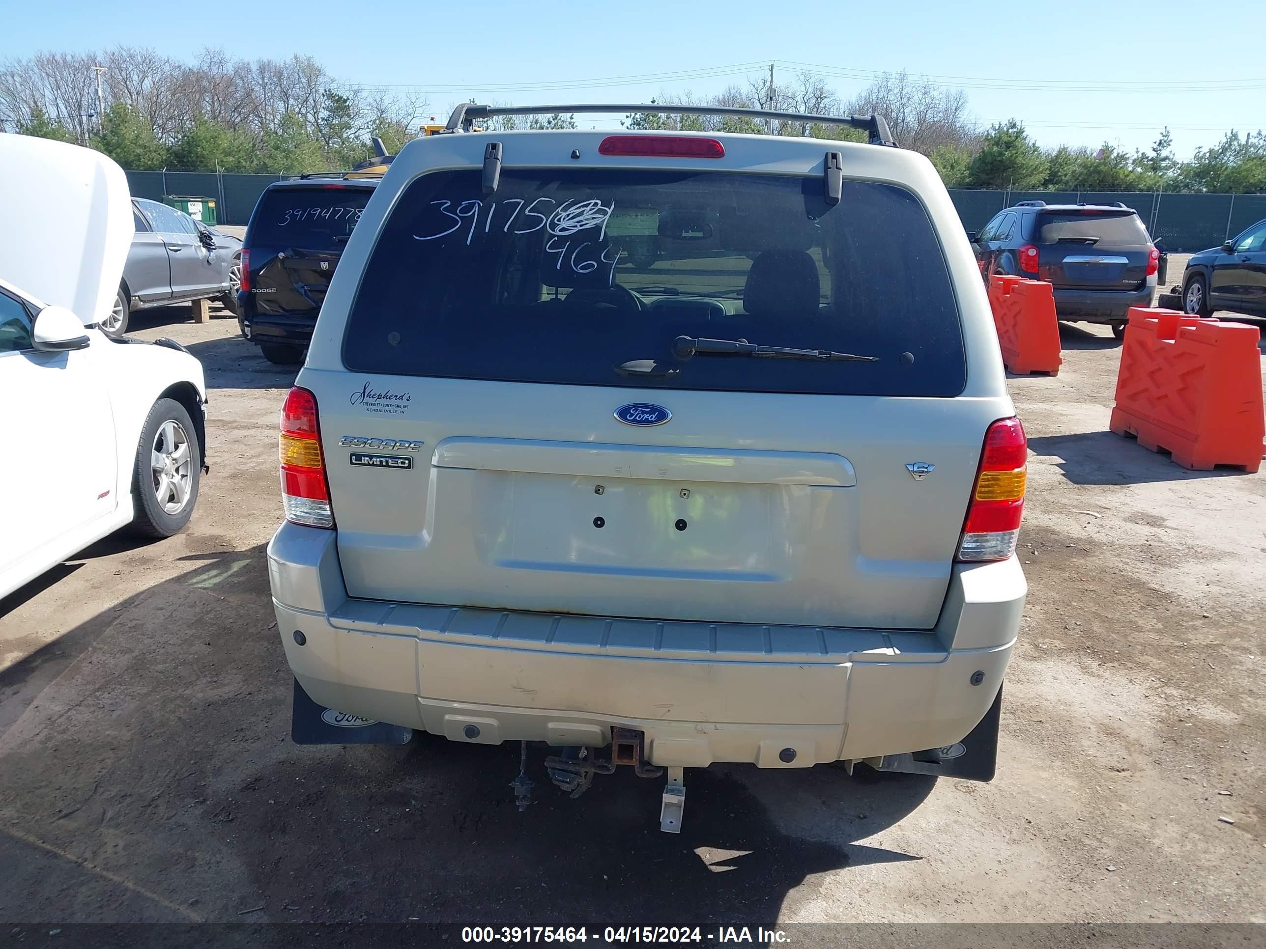 Photo 15 VIN: 1FMYU94175KD99396 - FORD ESCAPE 