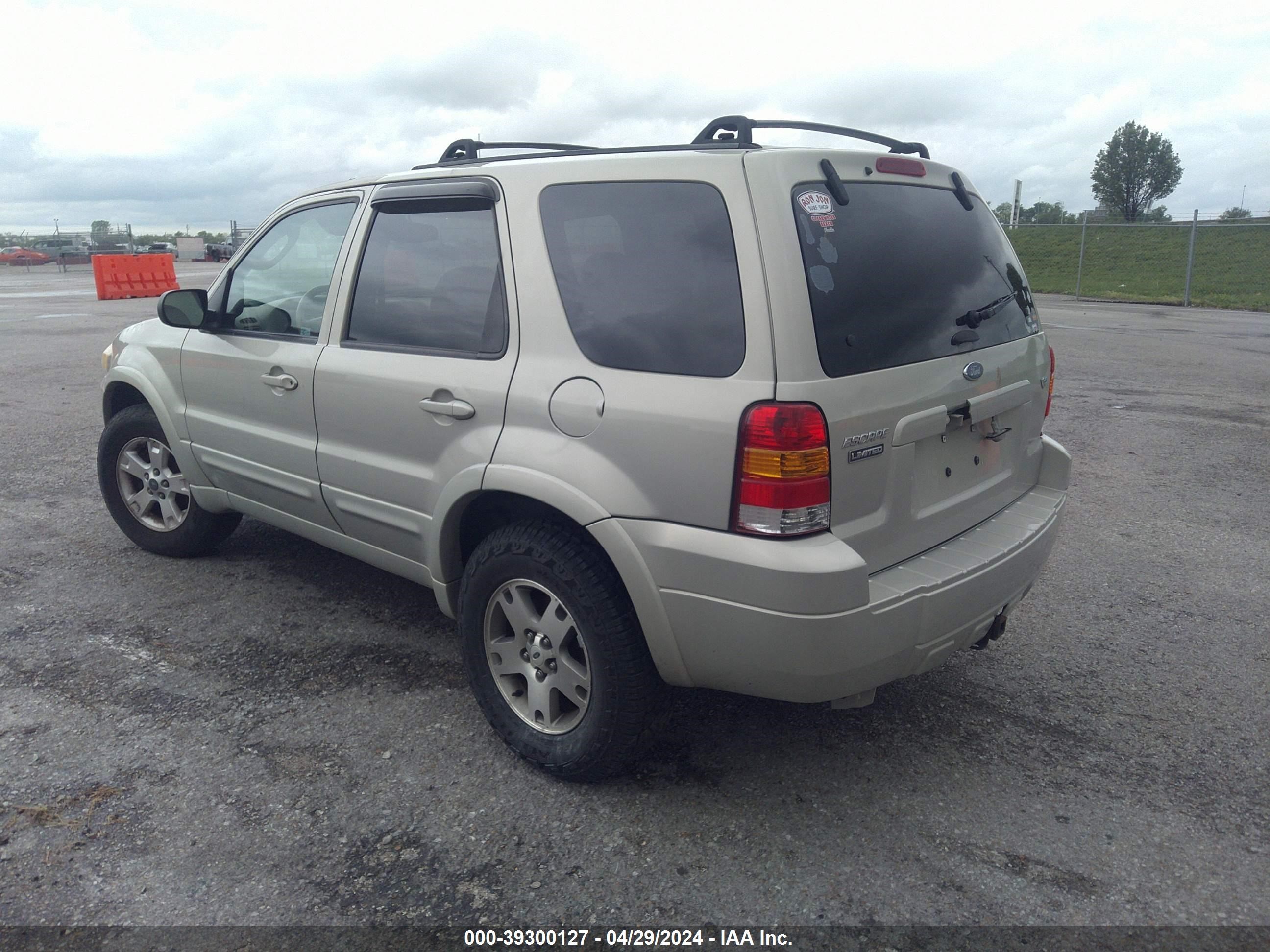 Photo 2 VIN: 1FMYU94195KB41039 - FORD ESCAPE 