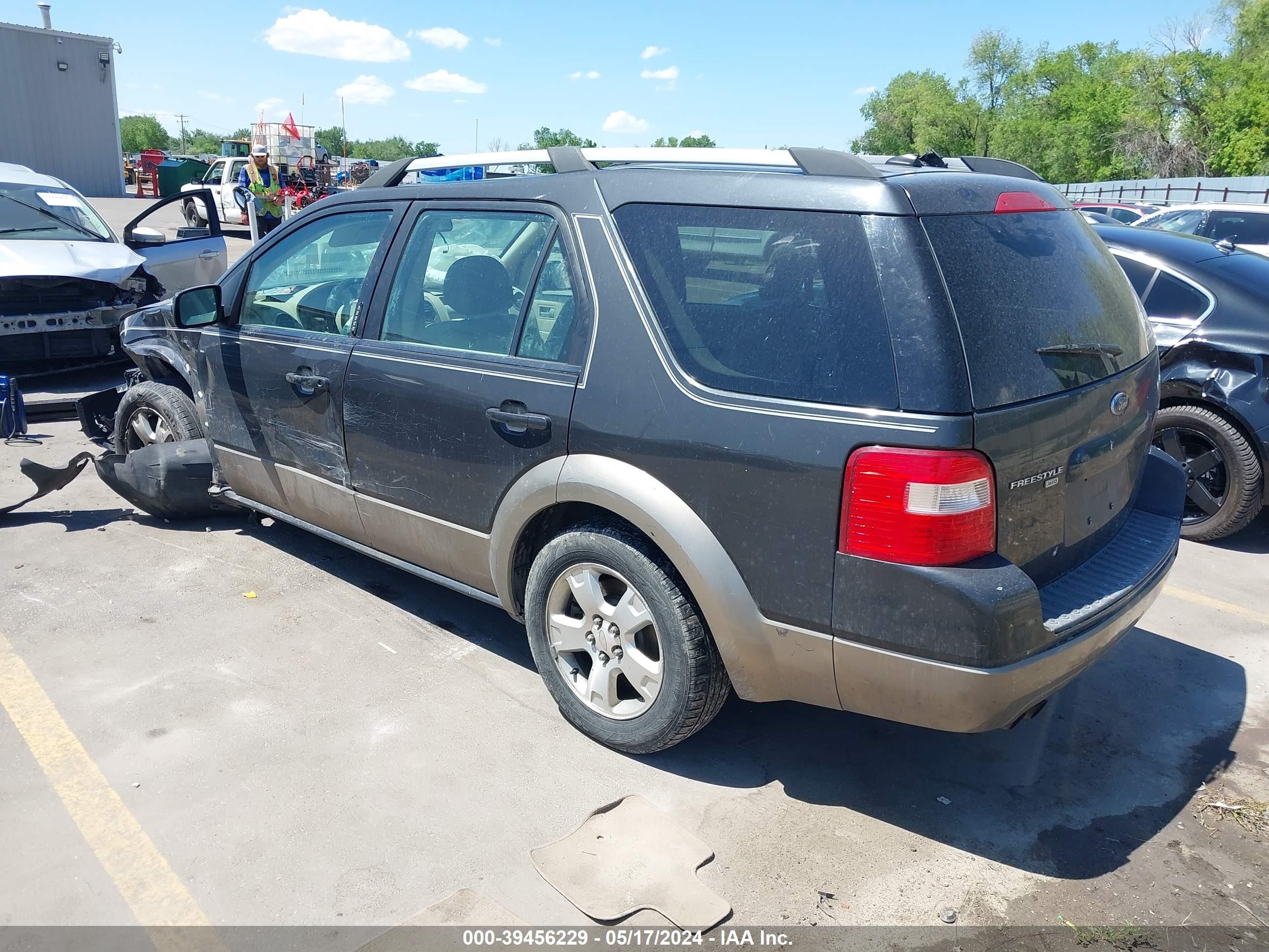 Photo 2 VIN: 1FMZK05187GA02708 - FORD FREESTYLE 