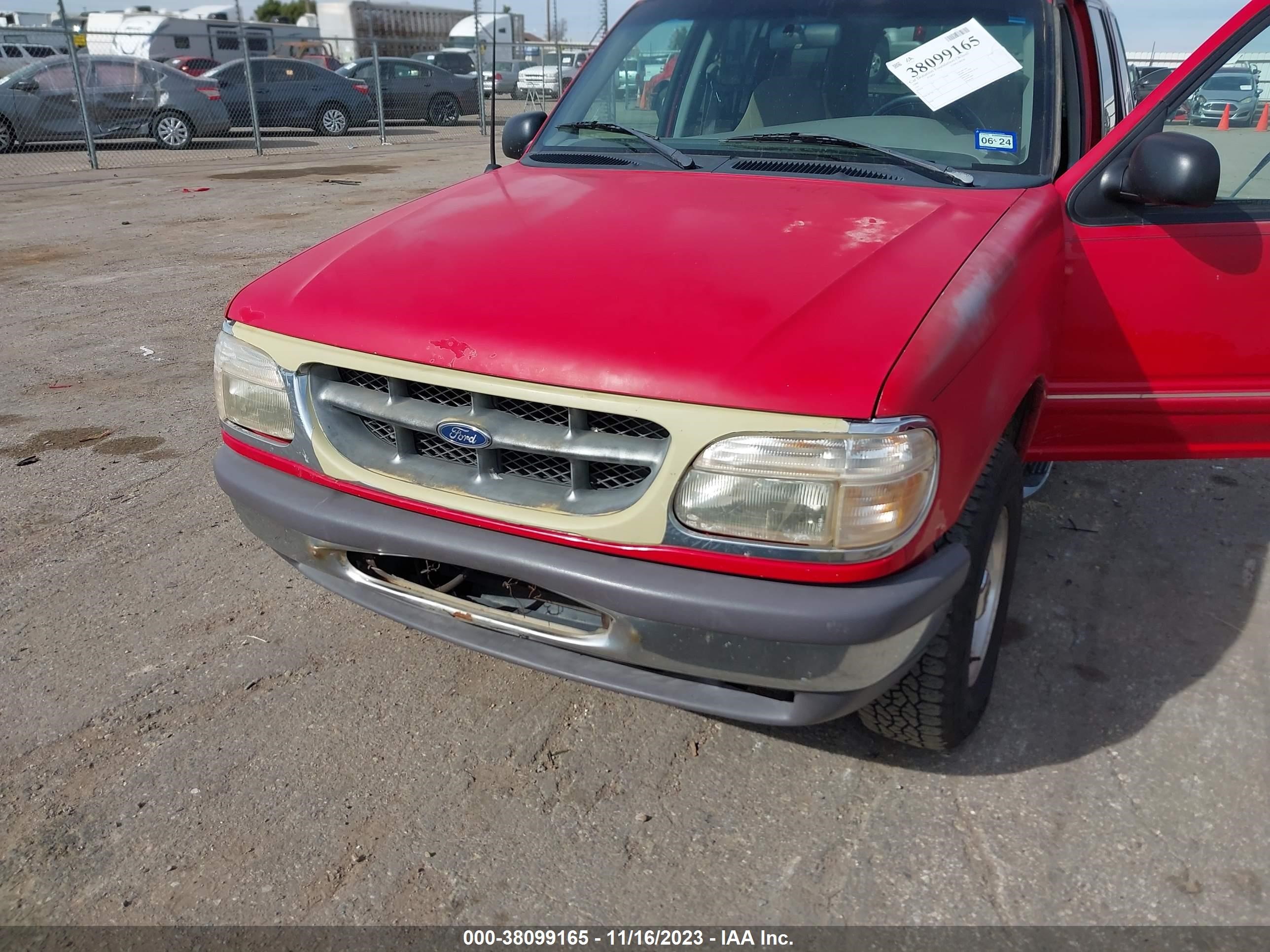 Photo 5 VIN: 1FMZU32E0WZB06471 - FORD EXPLORER 