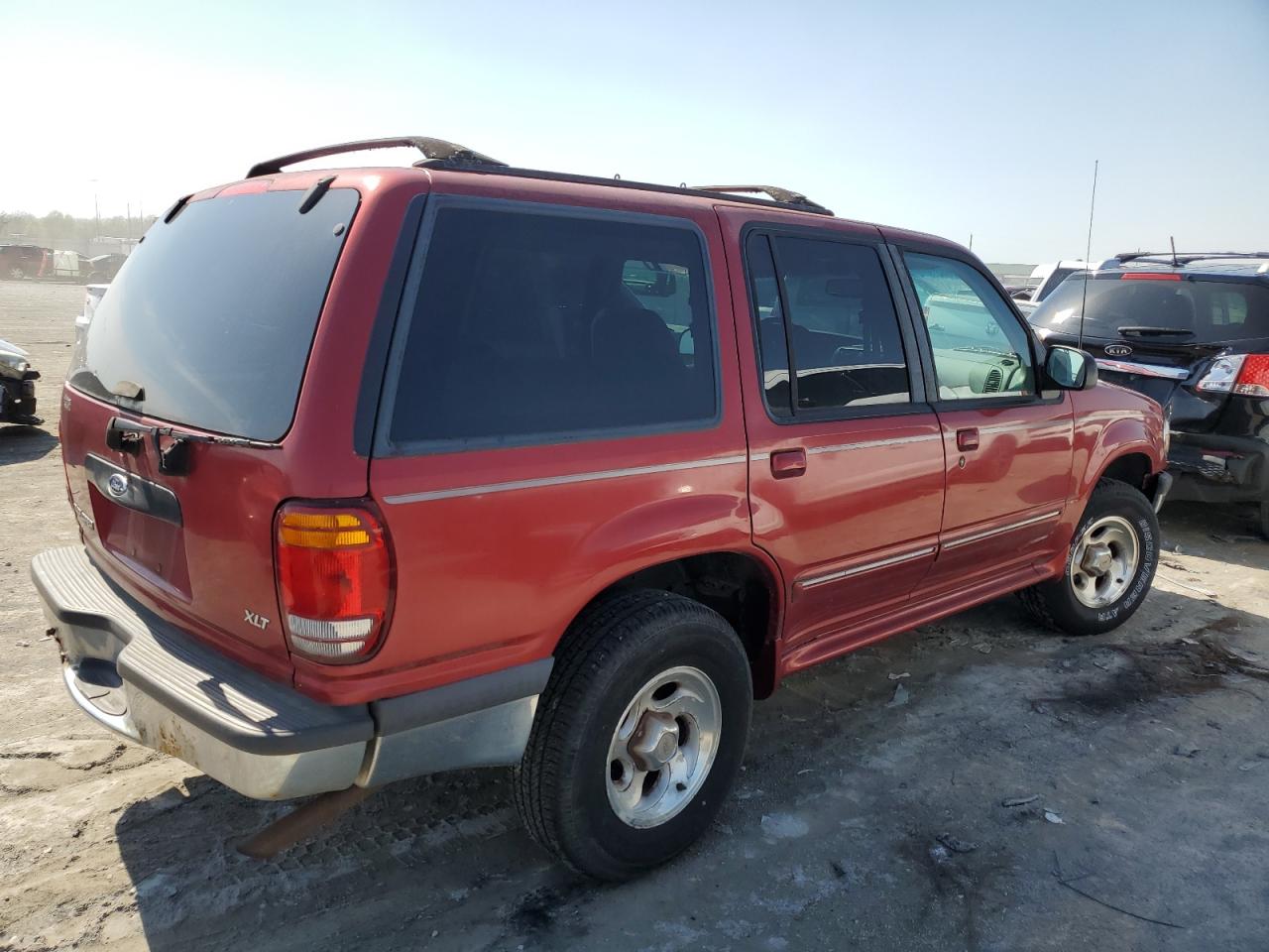 Photo 2 VIN: 1FMZU34E2WUA22291 - FORD EXPLORER 