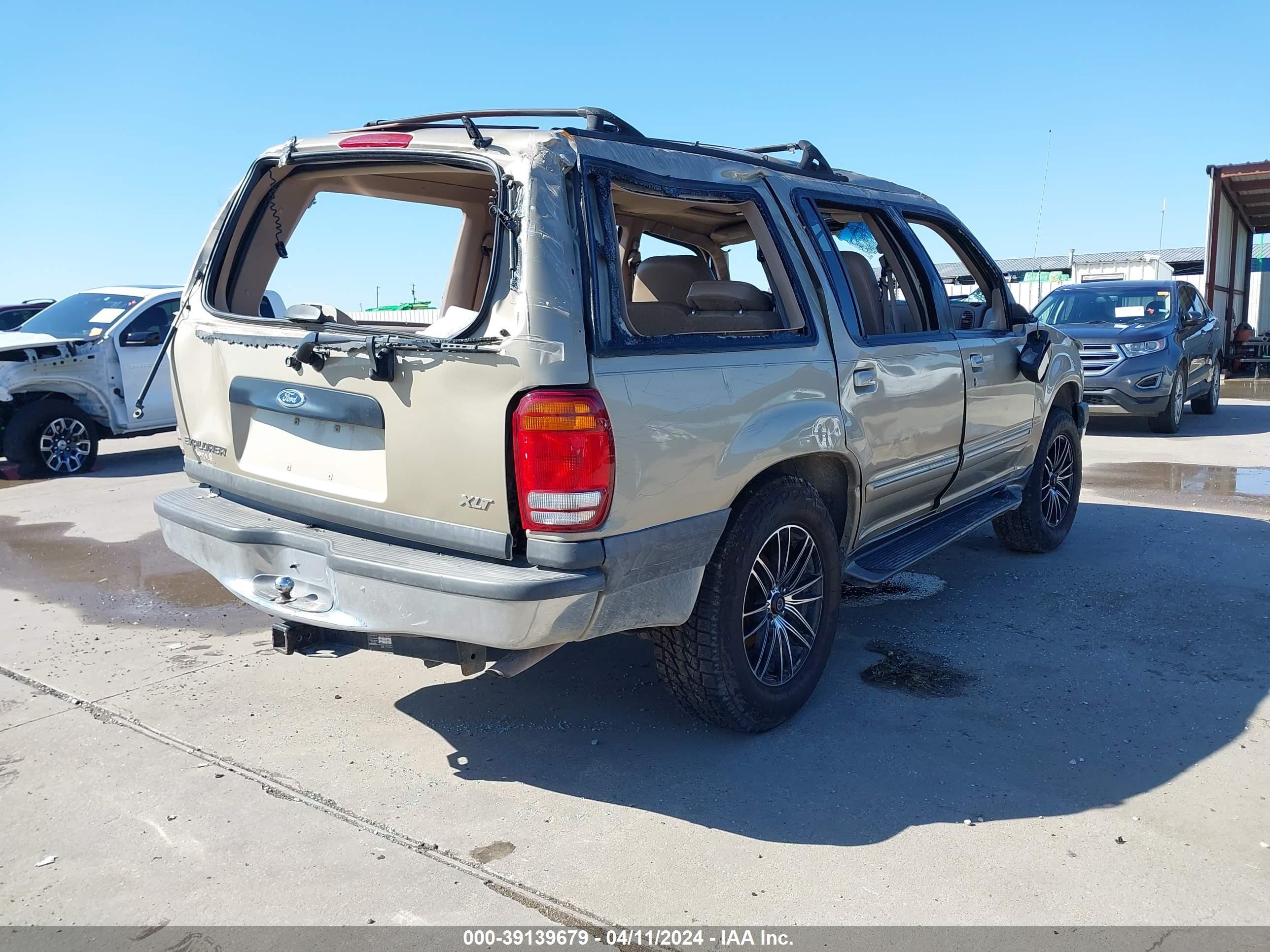 Photo 3 VIN: 1FMZU35P1XZA91736 - FORD EXPLORER 