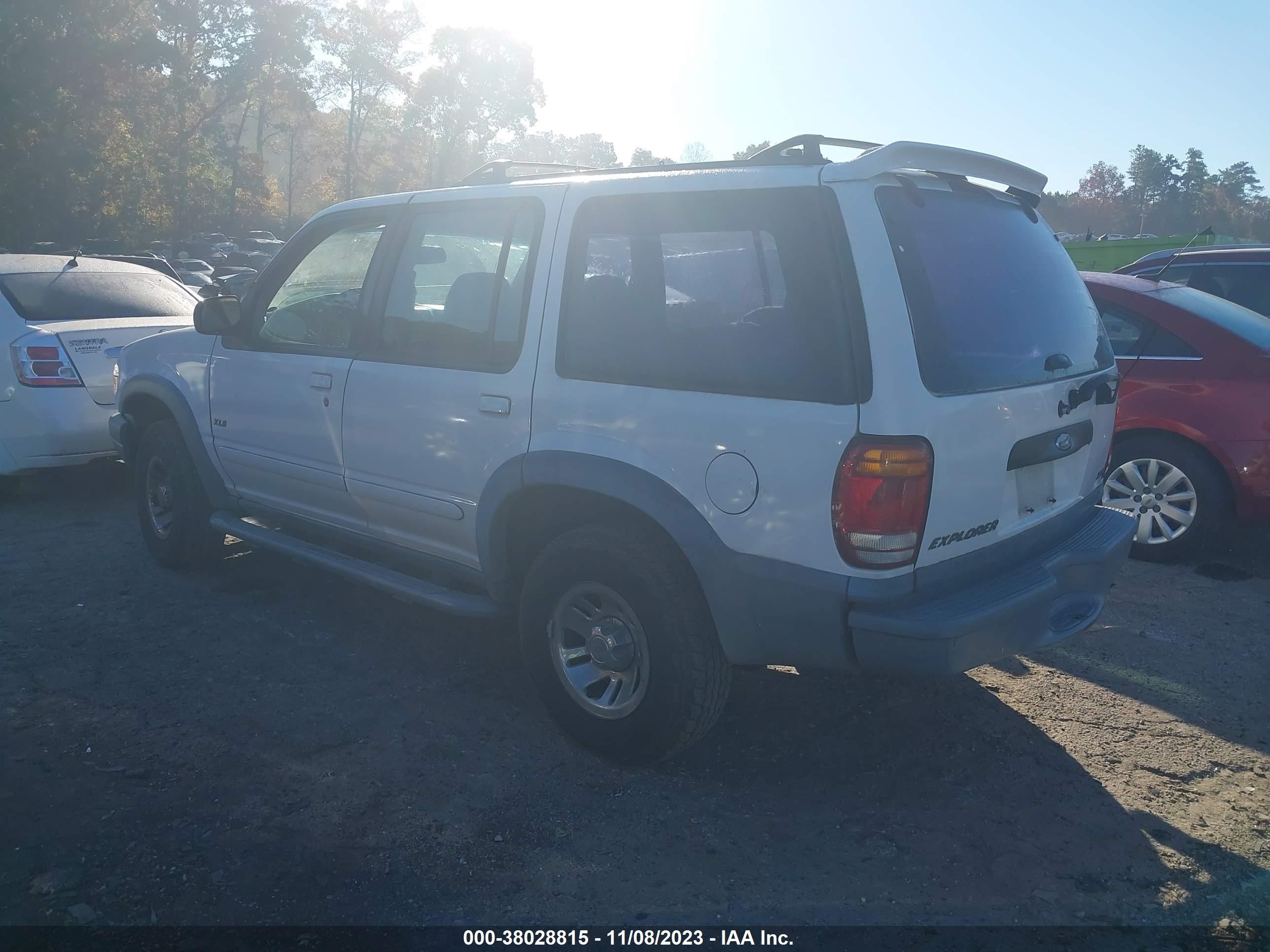 Photo 2 VIN: 1FMZU62E81UB47650 - FORD EXPLORER 