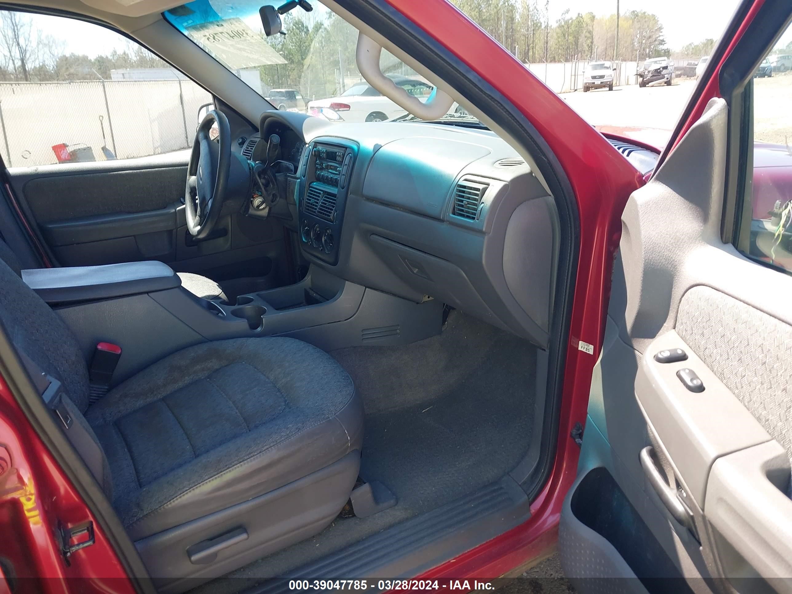 Photo 4 VIN: 1FMZU62K32ZC65888 - FORD EXPLORER 