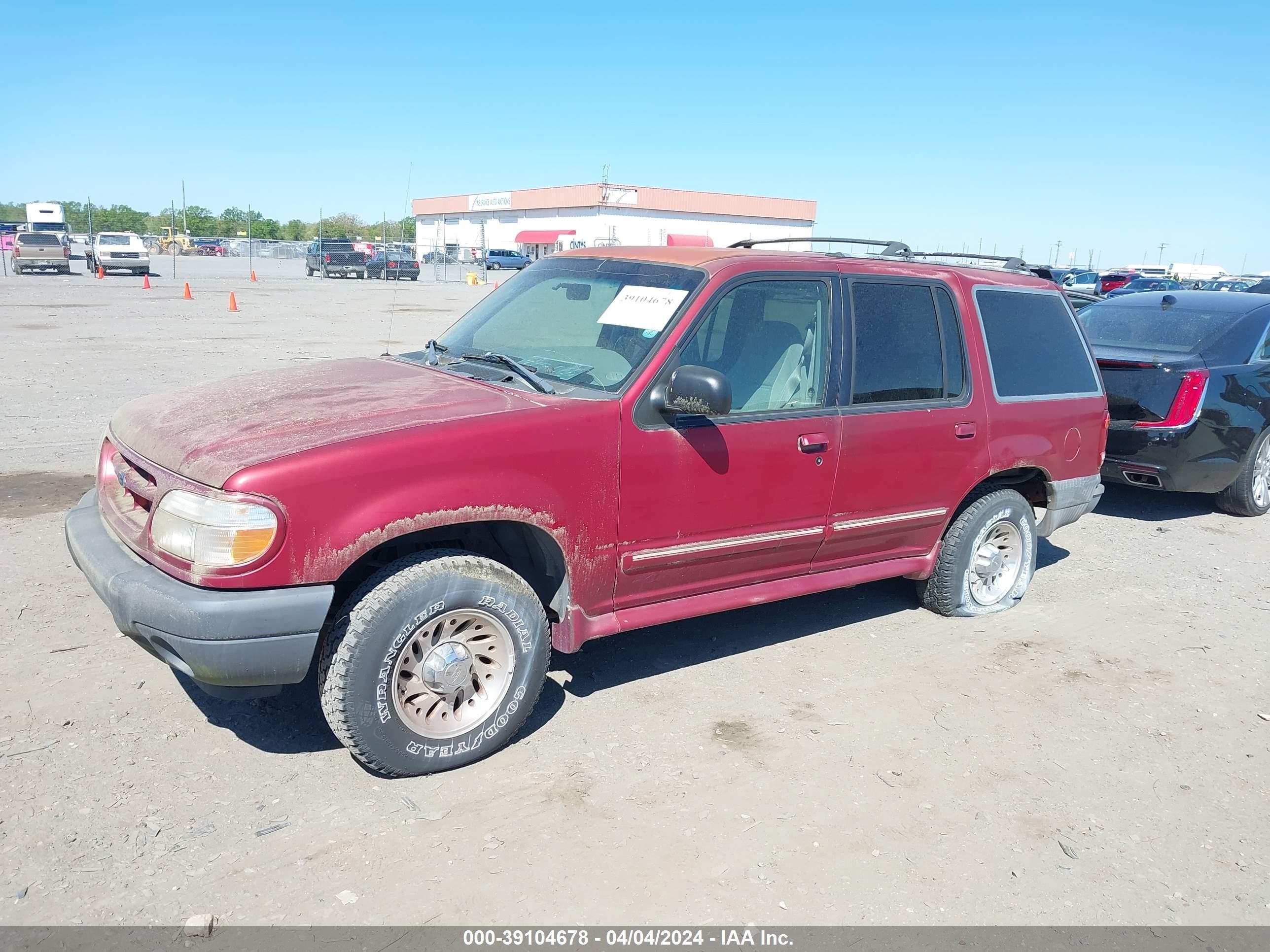 Photo 1 VIN: 1FMZU62X2YZC28741 - FORD EXPLORER 