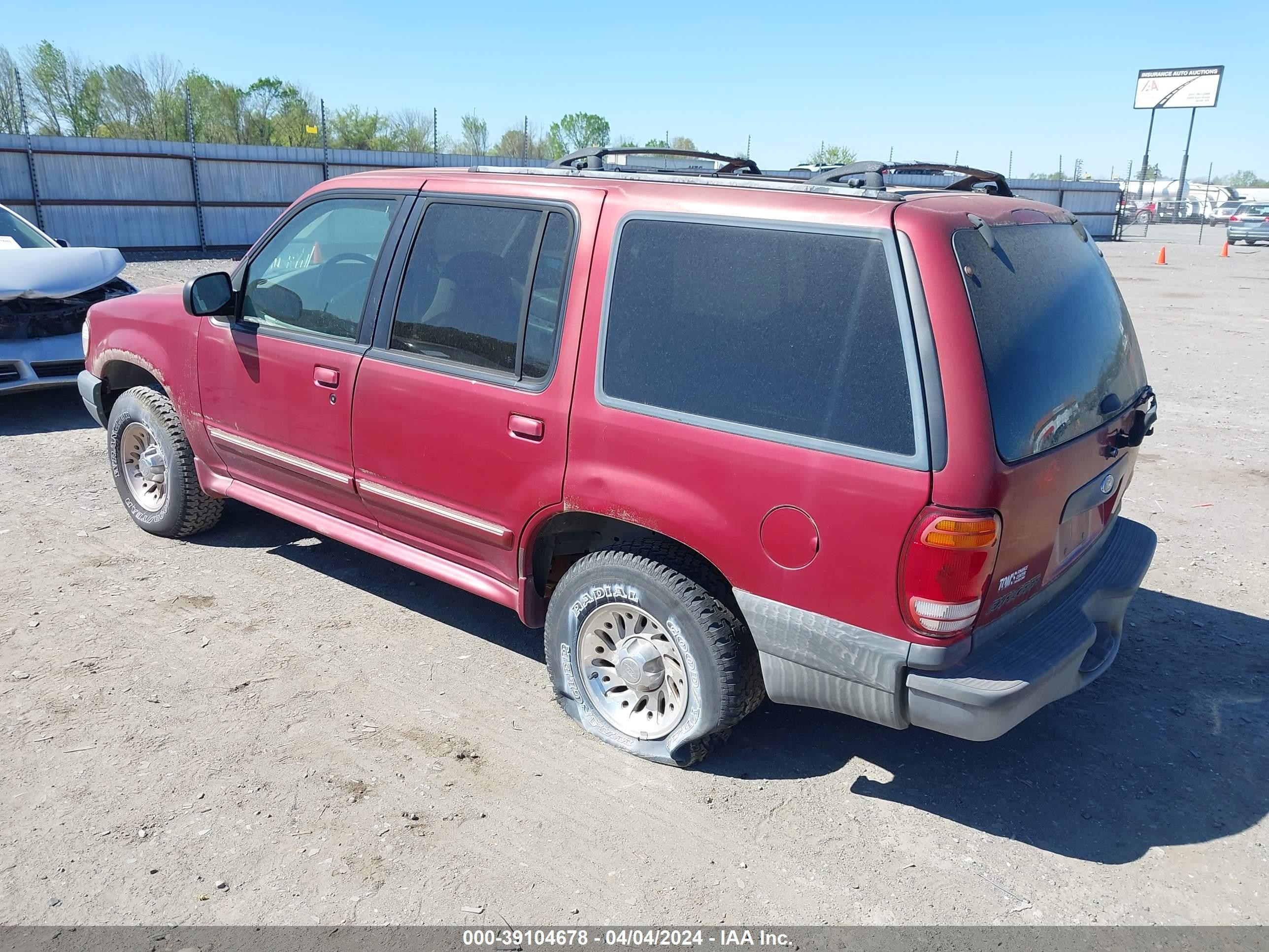 Photo 2 VIN: 1FMZU62X2YZC28741 - FORD EXPLORER 