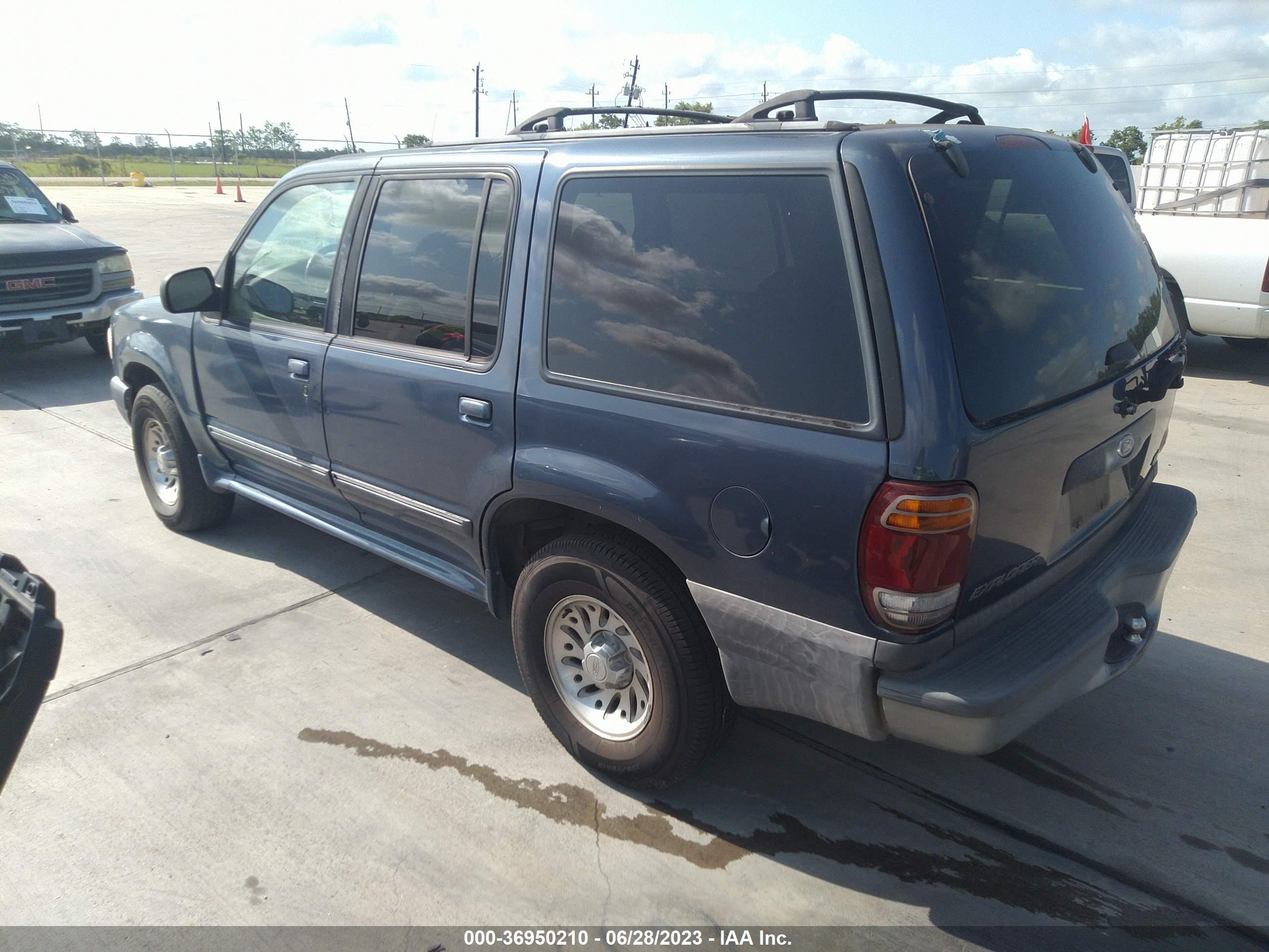 Photo 2 VIN: 1FMZU62X9YZB11982 - FORD EXPLORER 