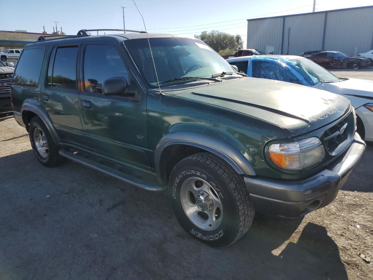 Photo 3 VIN: 1FMZU63E2YZC52129 - FORD EXPLORER 