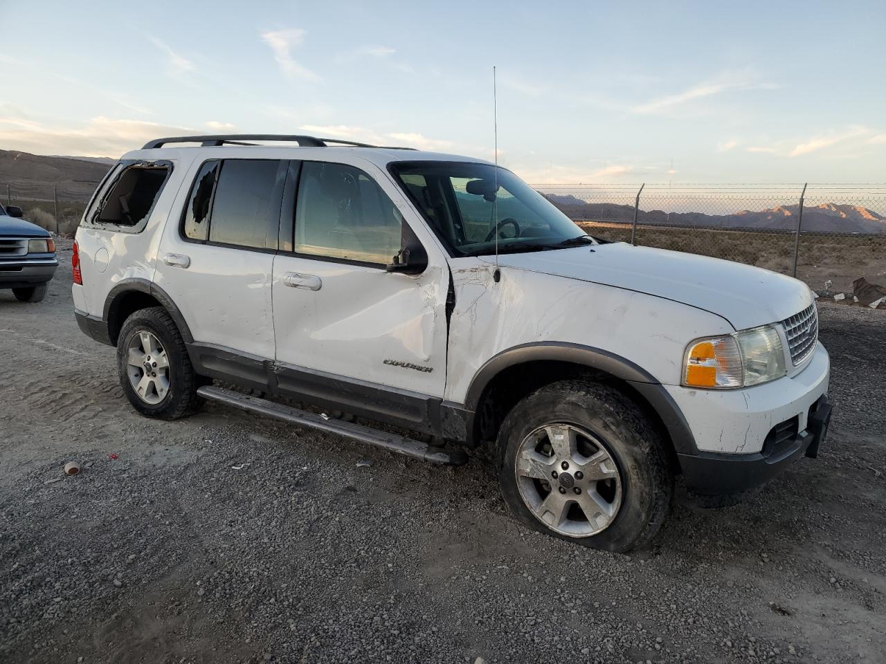 Photo 3 VIN: 1FMZU63E44ZB34299 - FORD EXPLORER 