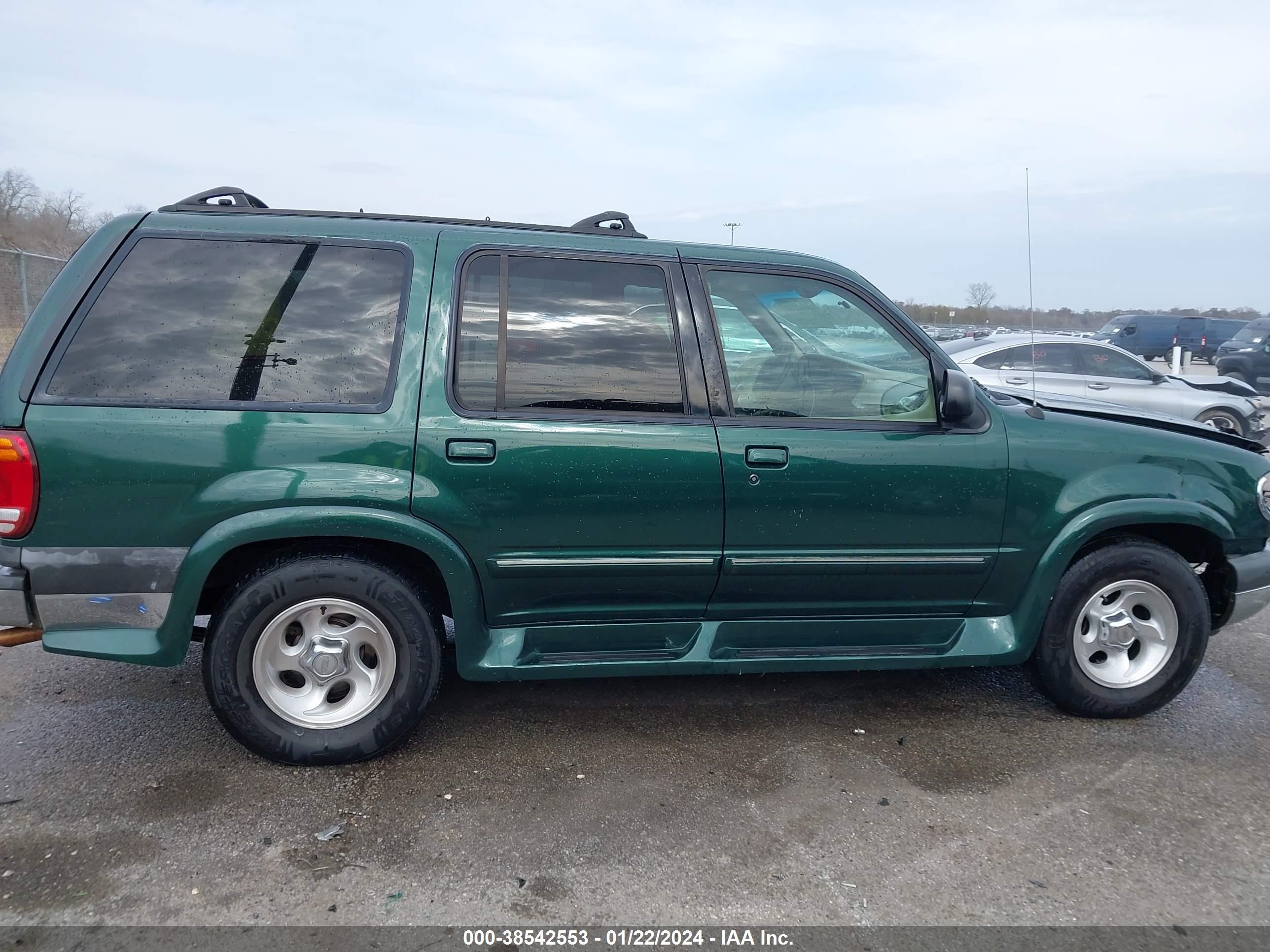 Photo 12 VIN: 1FMZU63E4YUB66298 - FORD EXPLORER 