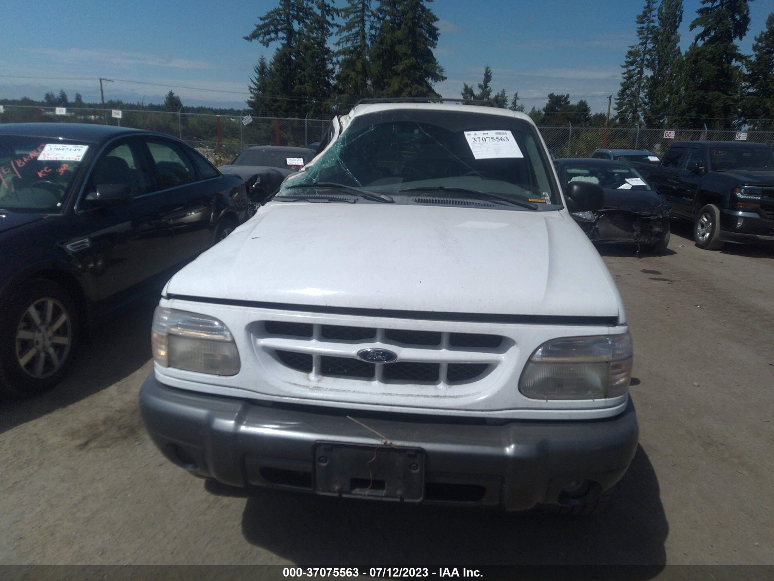 Photo 11 VIN: 1FMZU63EXYZA20815 - FORD EXPLORER 