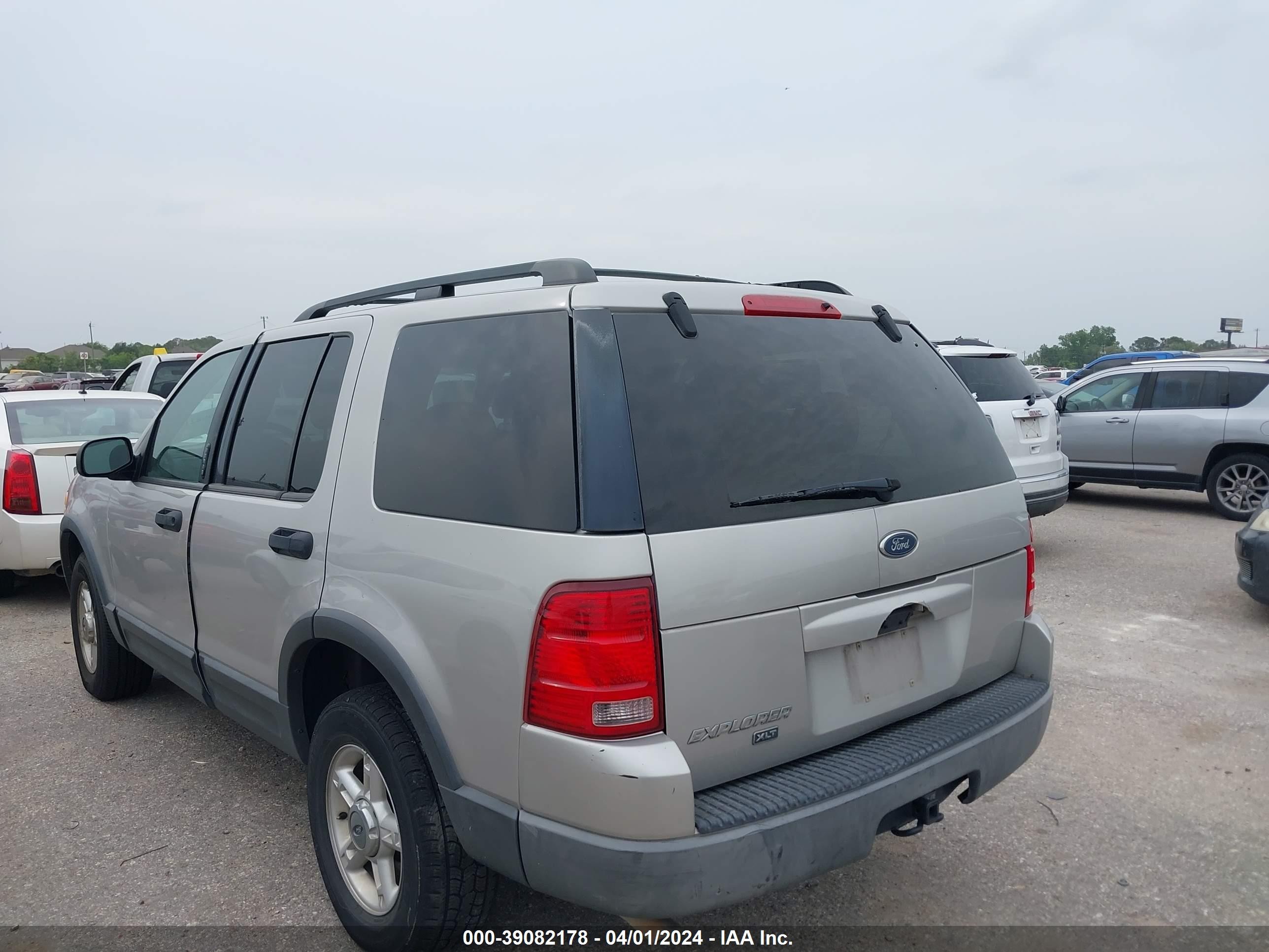 Photo 2 VIN: 1FMZU63K83ZB09104 - FORD EXPLORER 