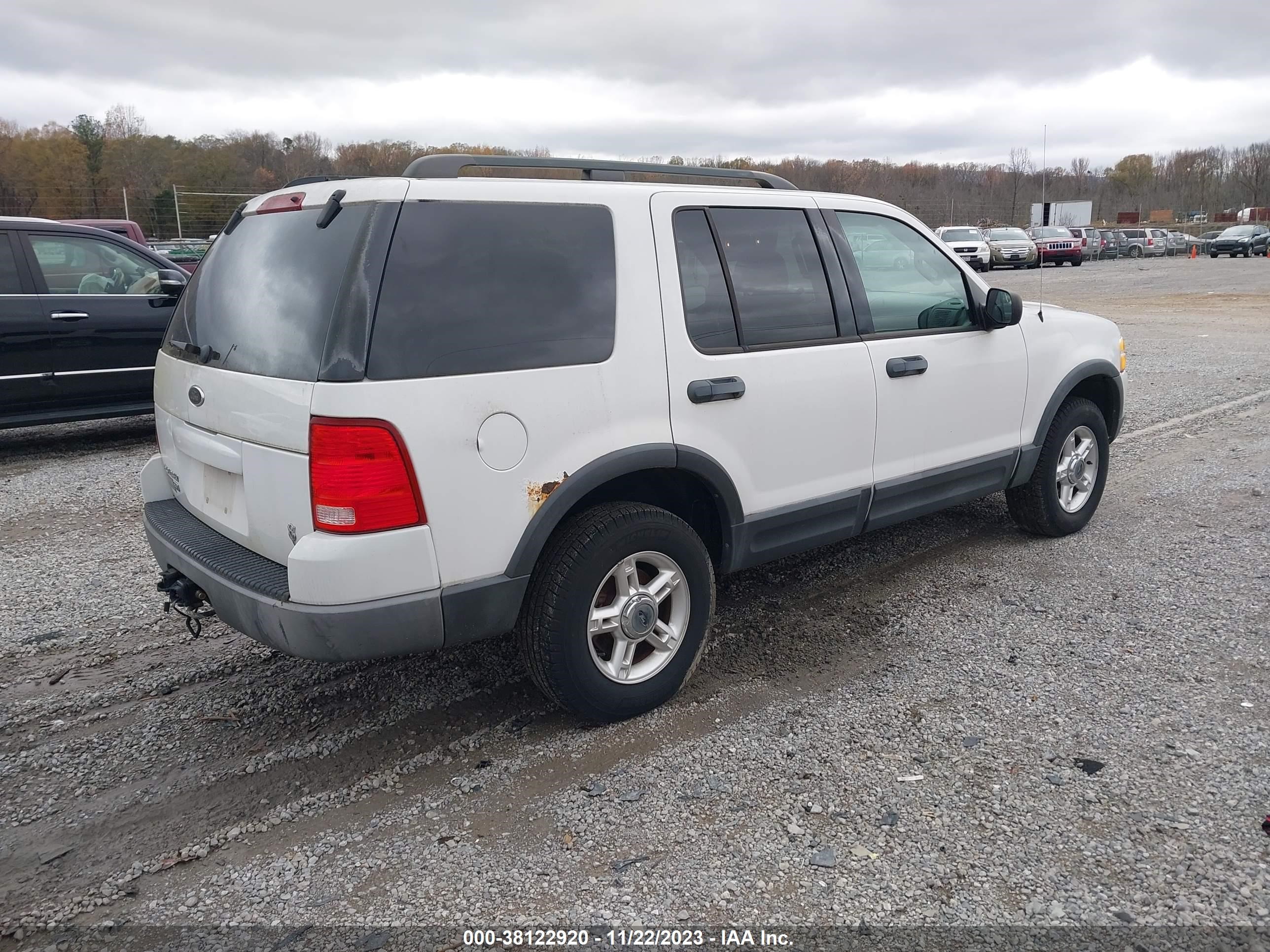 Photo 3 VIN: 1FMZU63W13UC35854 - FORD EXPLORER 