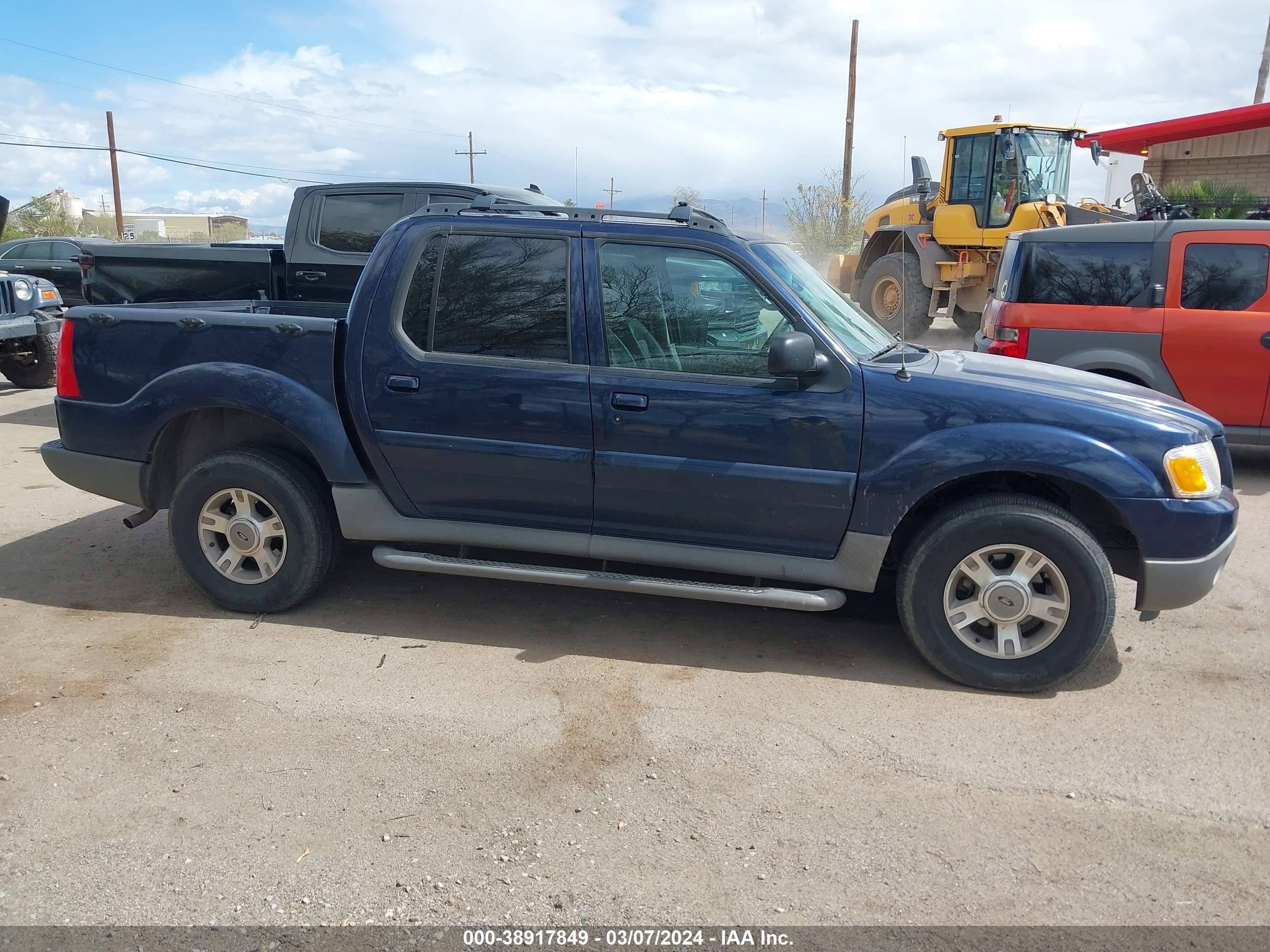 Photo 12 VIN: 1FMZU67E13UC26668 - FORD EXPLORER SPORT TRAC 