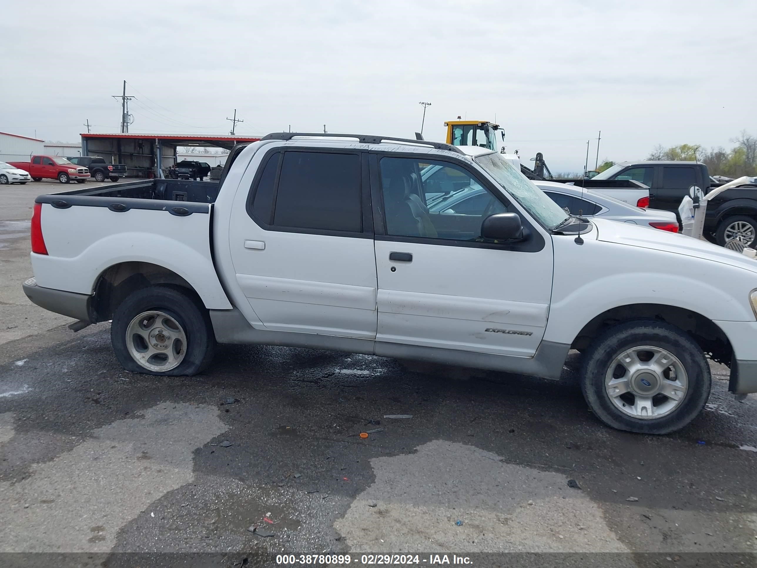 Photo 12 VIN: 1FMZU67E61UC13881 - FORD EXPLORER SPORT TRAC 