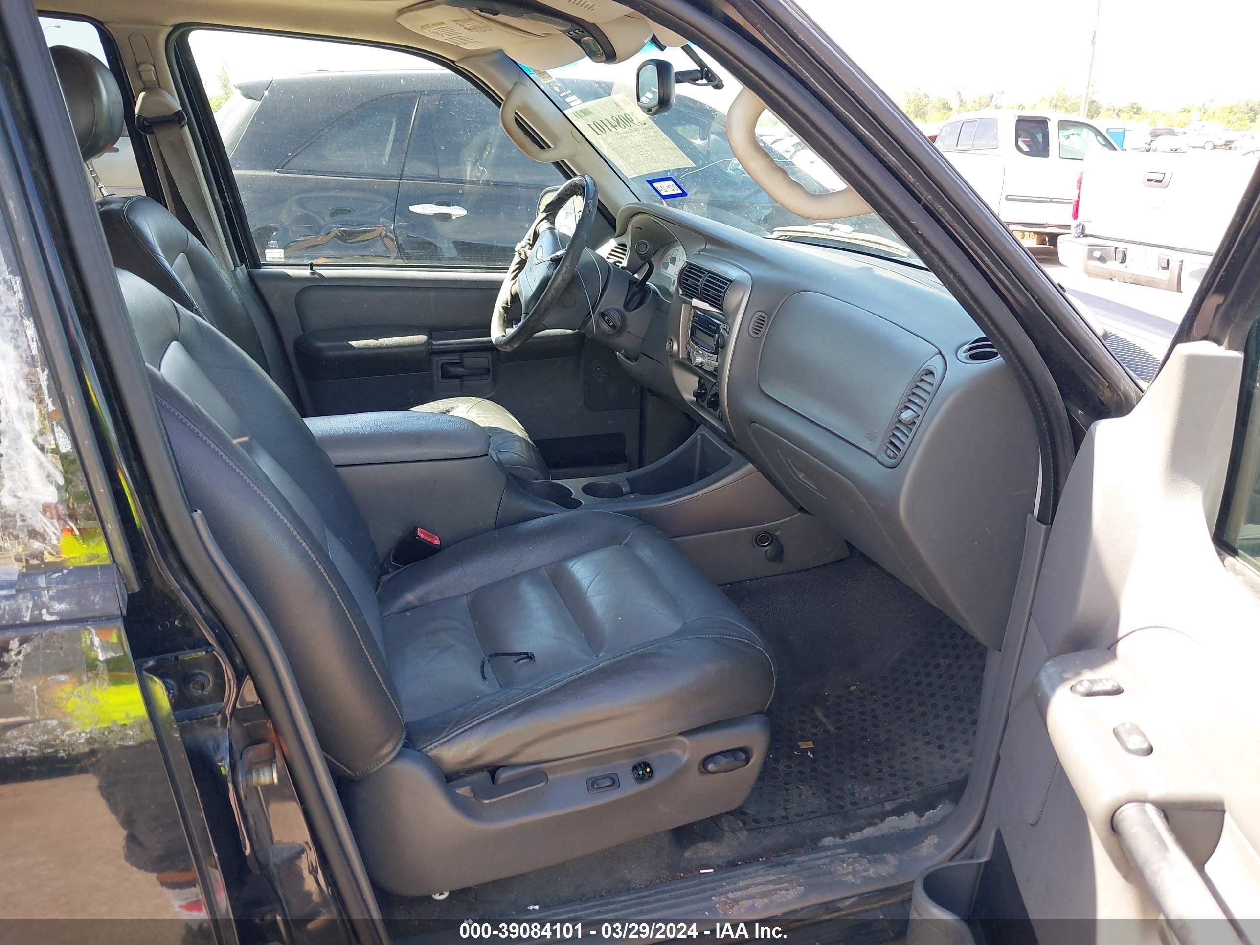 Photo 4 VIN: 1FMZU67K05UB07440 - FORD EXPLORER SPORT TRAC 