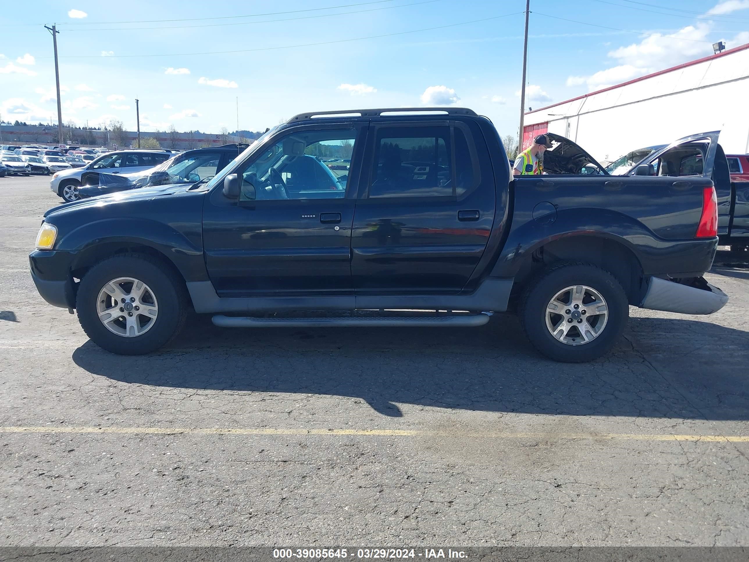 Photo 13 VIN: 1FMZU67K15UA23028 - FORD EXPLORER SPORT TRAC 