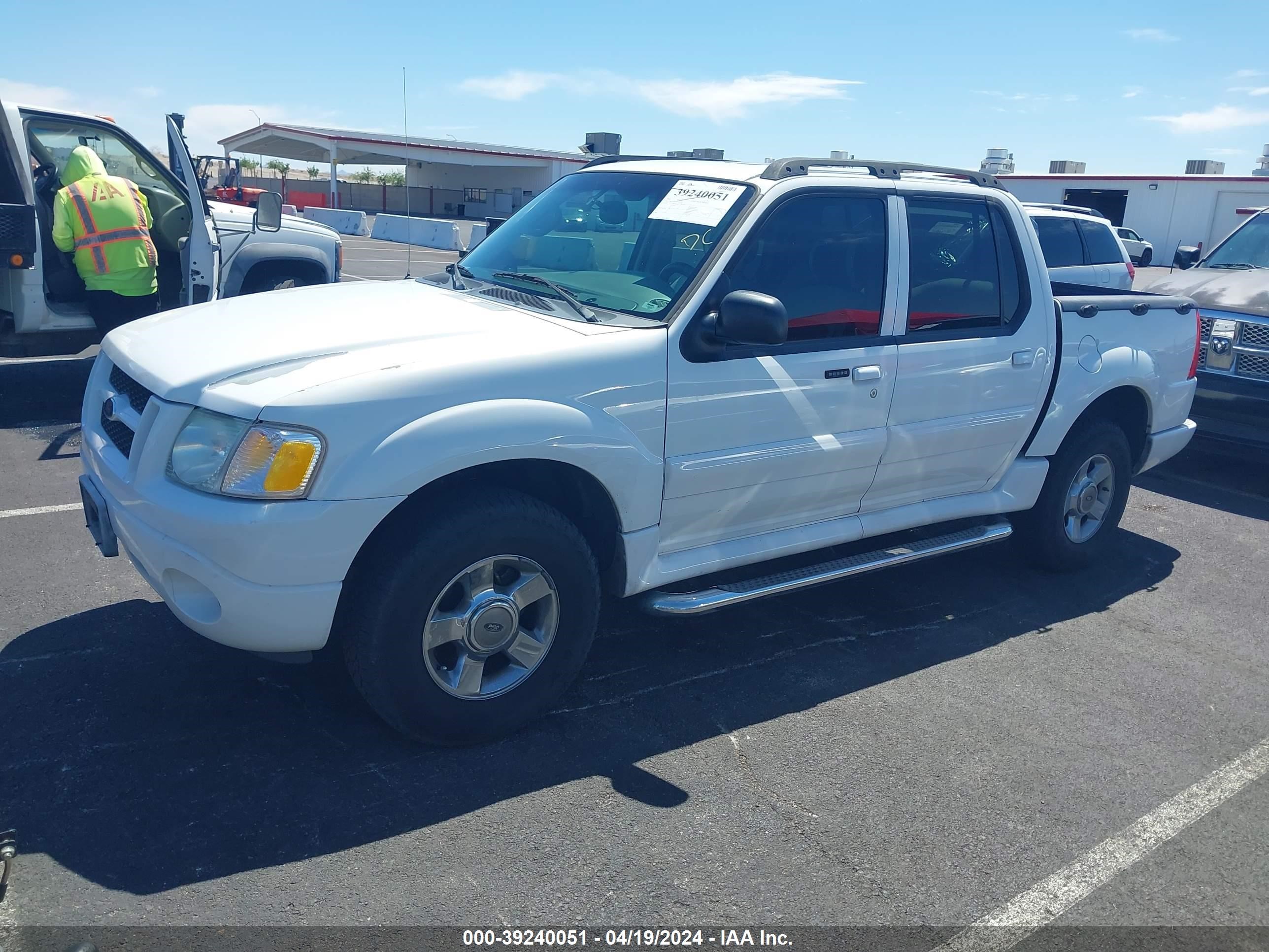 Photo 1 VIN: 1FMZU67K25UA53767 - FORD EXPLORER SPORT TRAC 