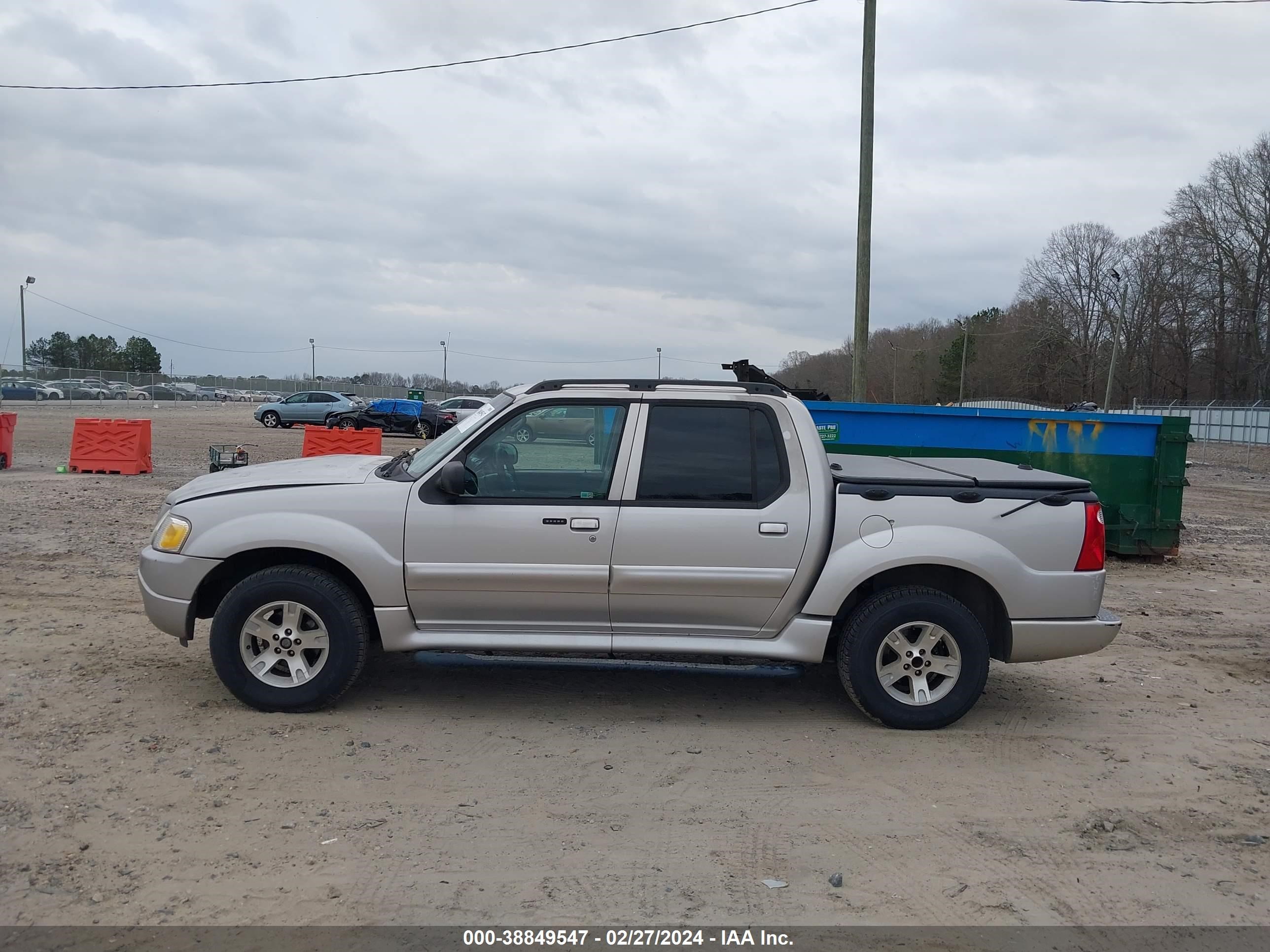 Photo 13 VIN: 1FMZU67K35UB32316 - FORD EXPLORER SPORT TRAC 