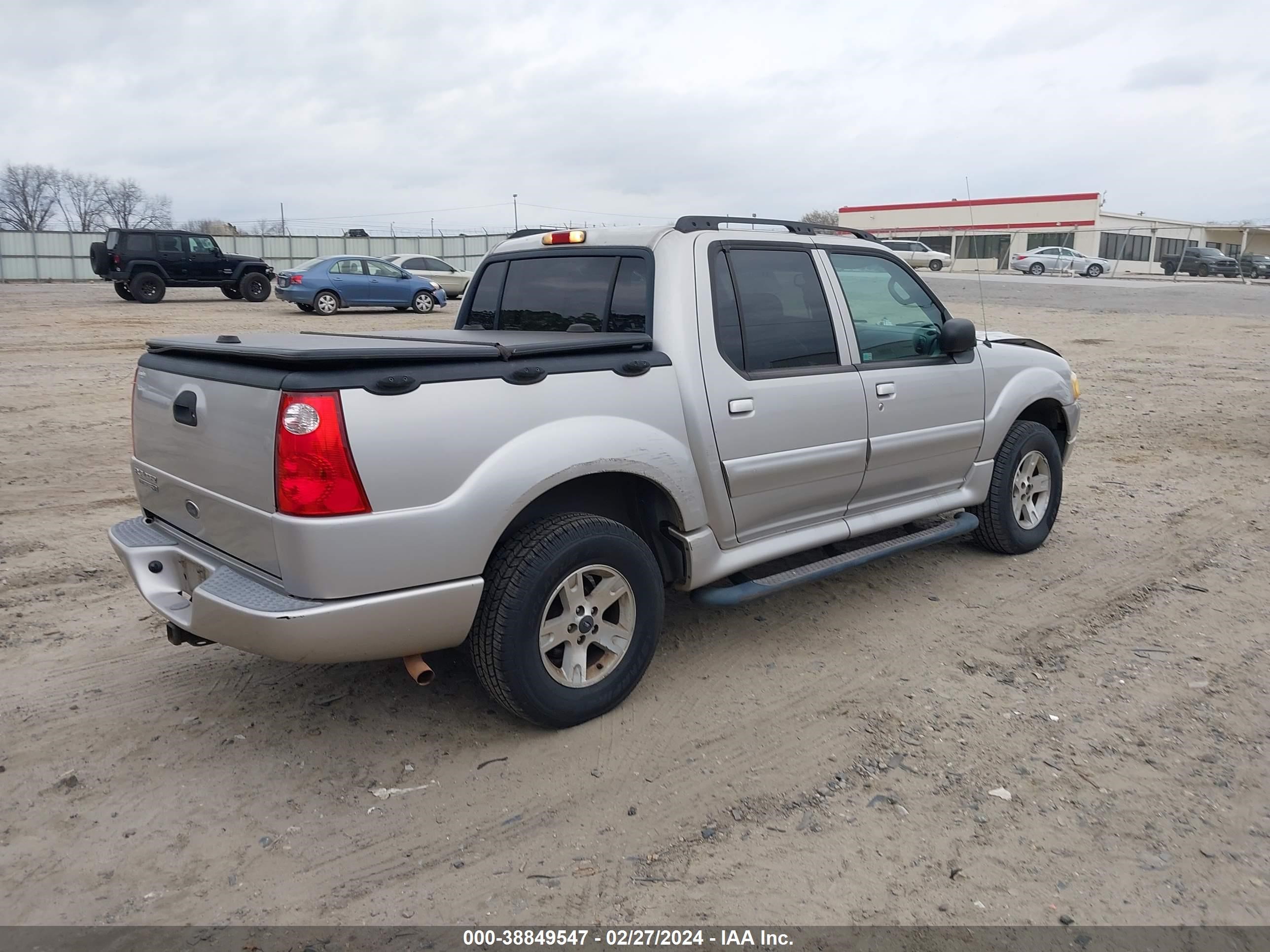 Photo 3 VIN: 1FMZU67K35UB32316 - FORD EXPLORER SPORT TRAC 