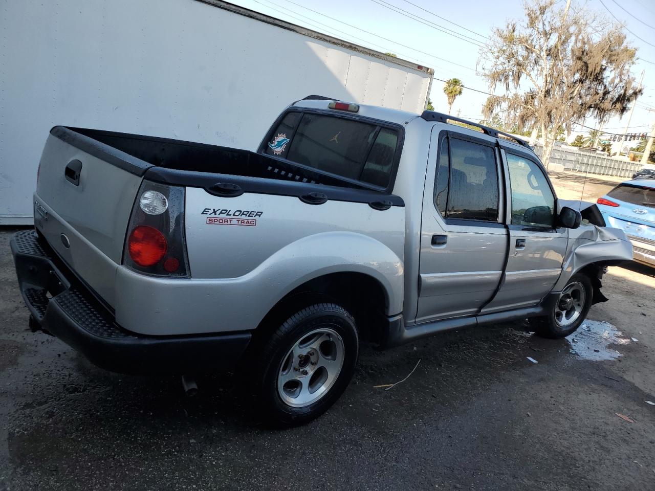 Photo 2 VIN: 1FMZU67K45UB81461 - FORD EXPLORER 