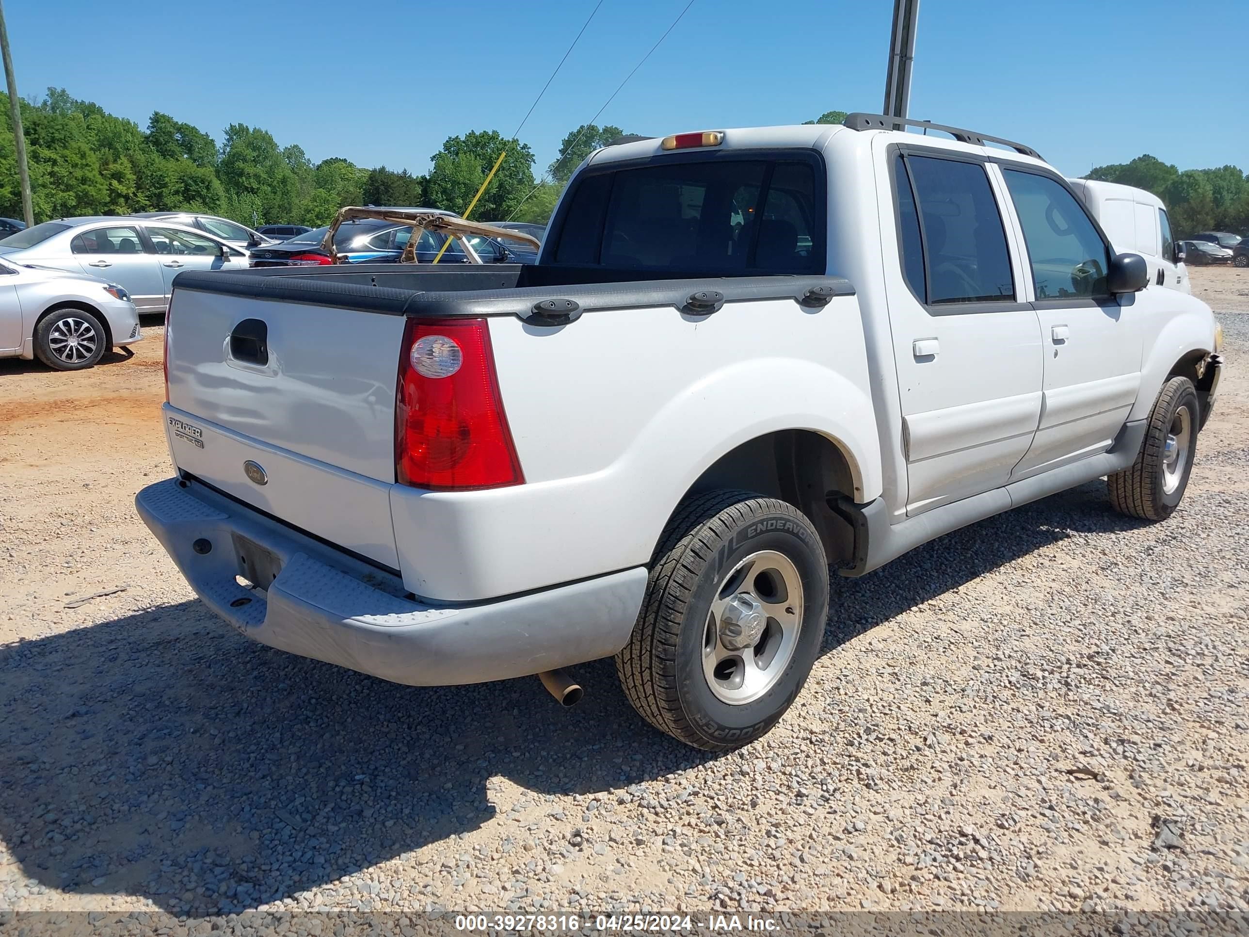 Photo 3 VIN: 1FMZU67K95UA77774 - FORD EXPLORER SPORT TRAC 