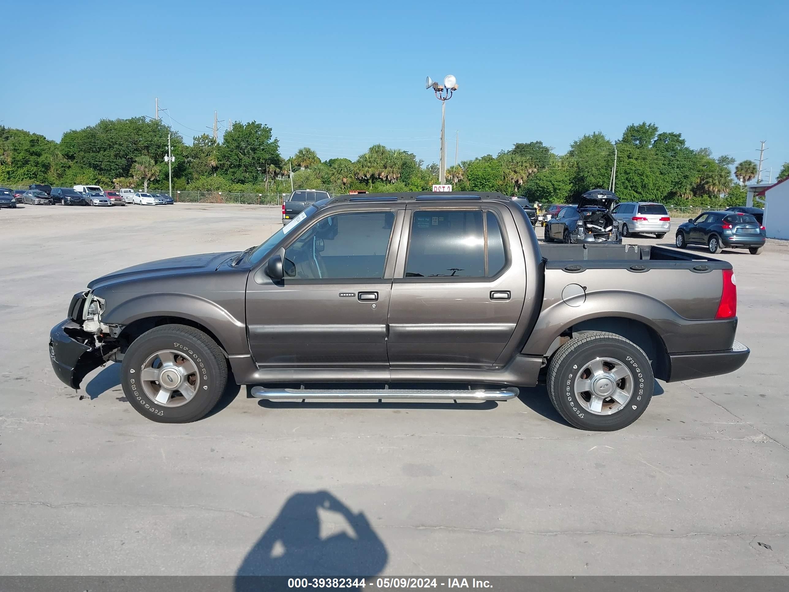 Photo 13 VIN: 1FMZU67KX5UB51641 - FORD EXPLORER SPORT TRAC 