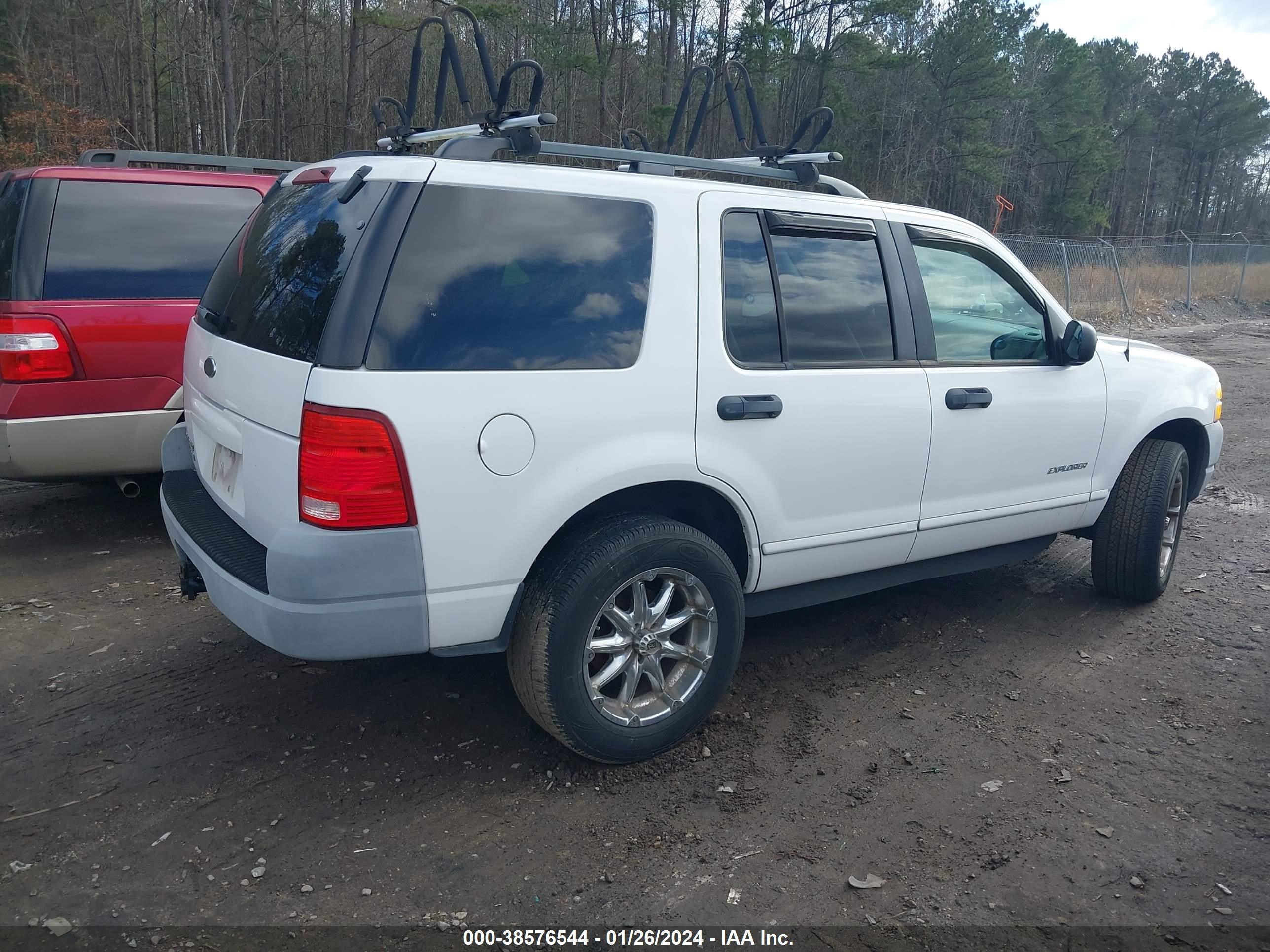 Photo 3 VIN: 1FMZU72E82UB03915 - FORD EXPLORER 