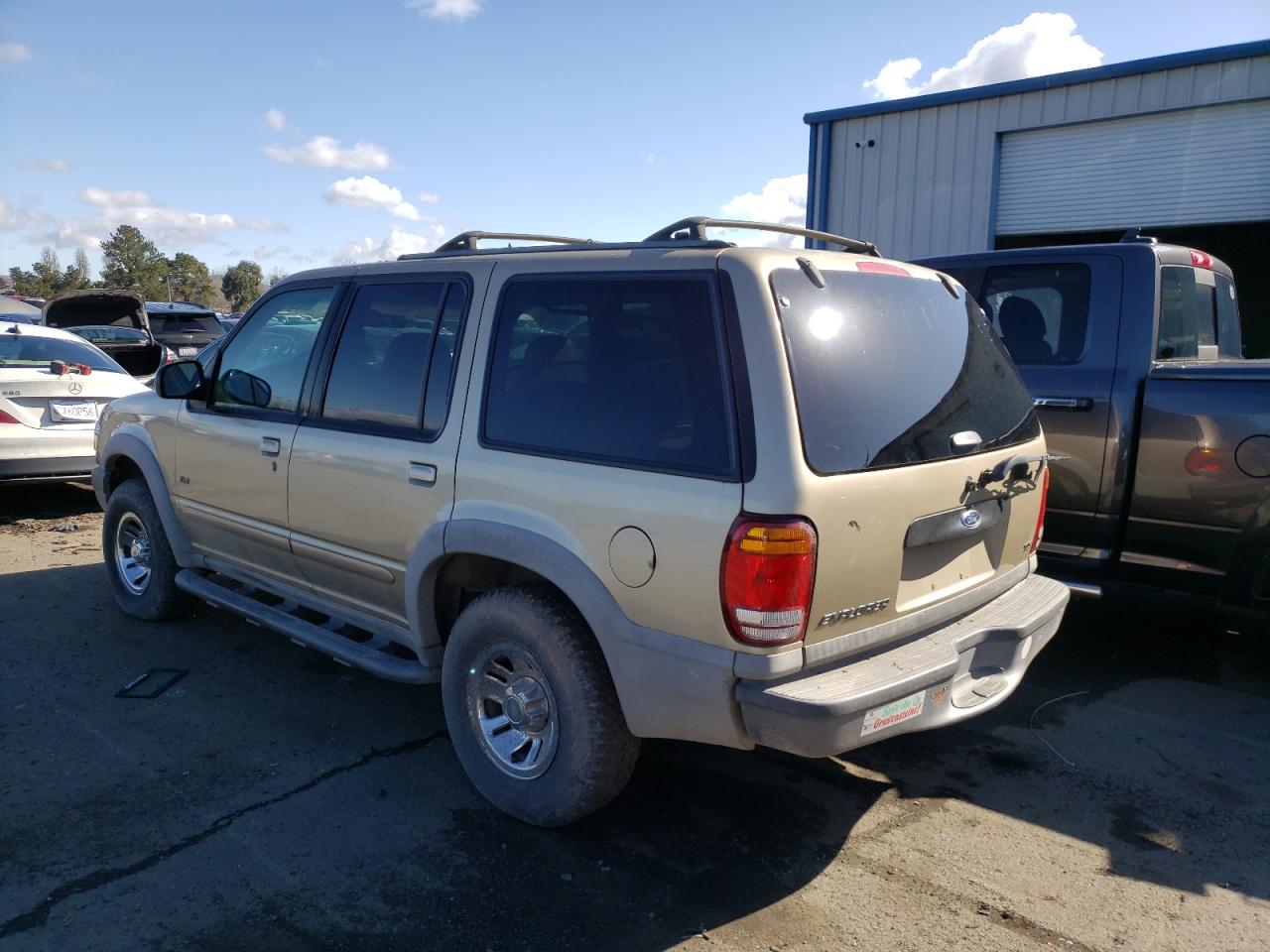 Photo 1 VIN: 1FMZU72X7YZA58138 - FORD EXPLORER 