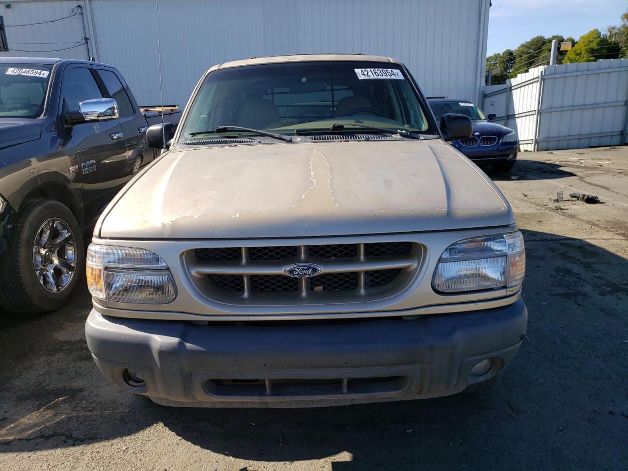 Photo 4 VIN: 1FMZU72X7YZA58138 - FORD EXPLORER 